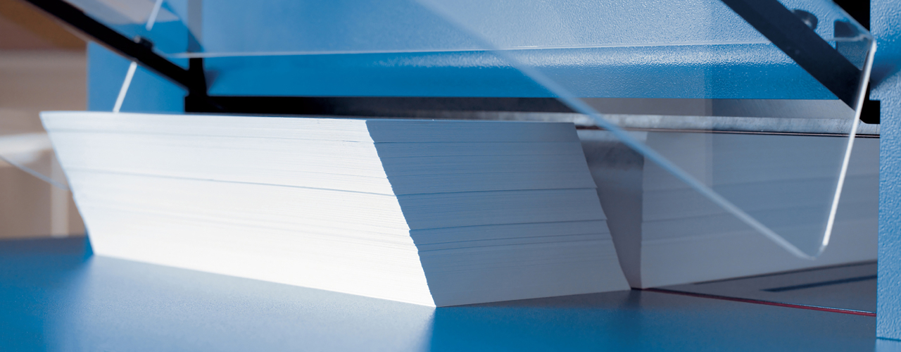 Dahle trimmer blades are machine ground for superior sharpness and smooth cuts.