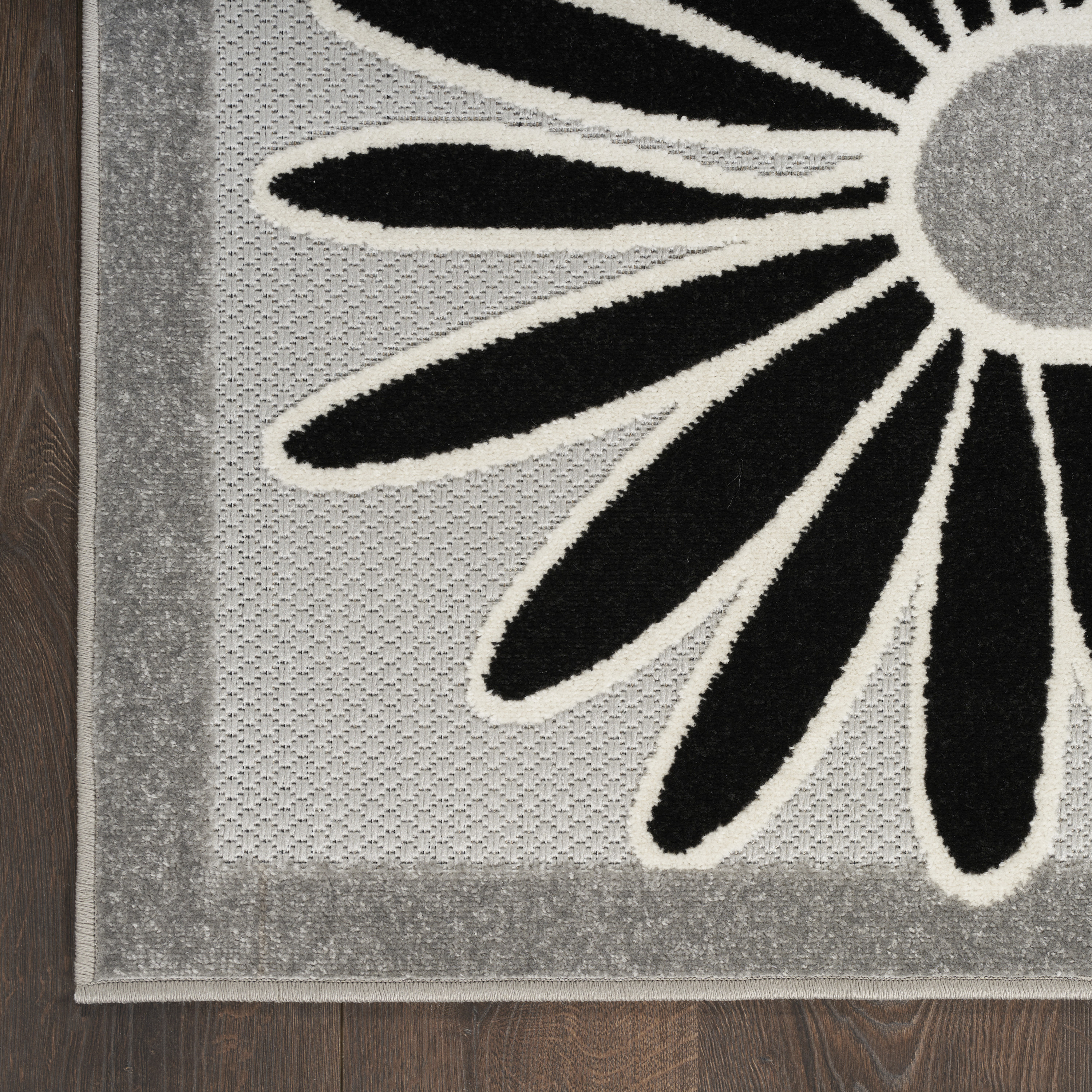 Nourison Aloha 5'3" x 7'5" Black White Contemporary Rug