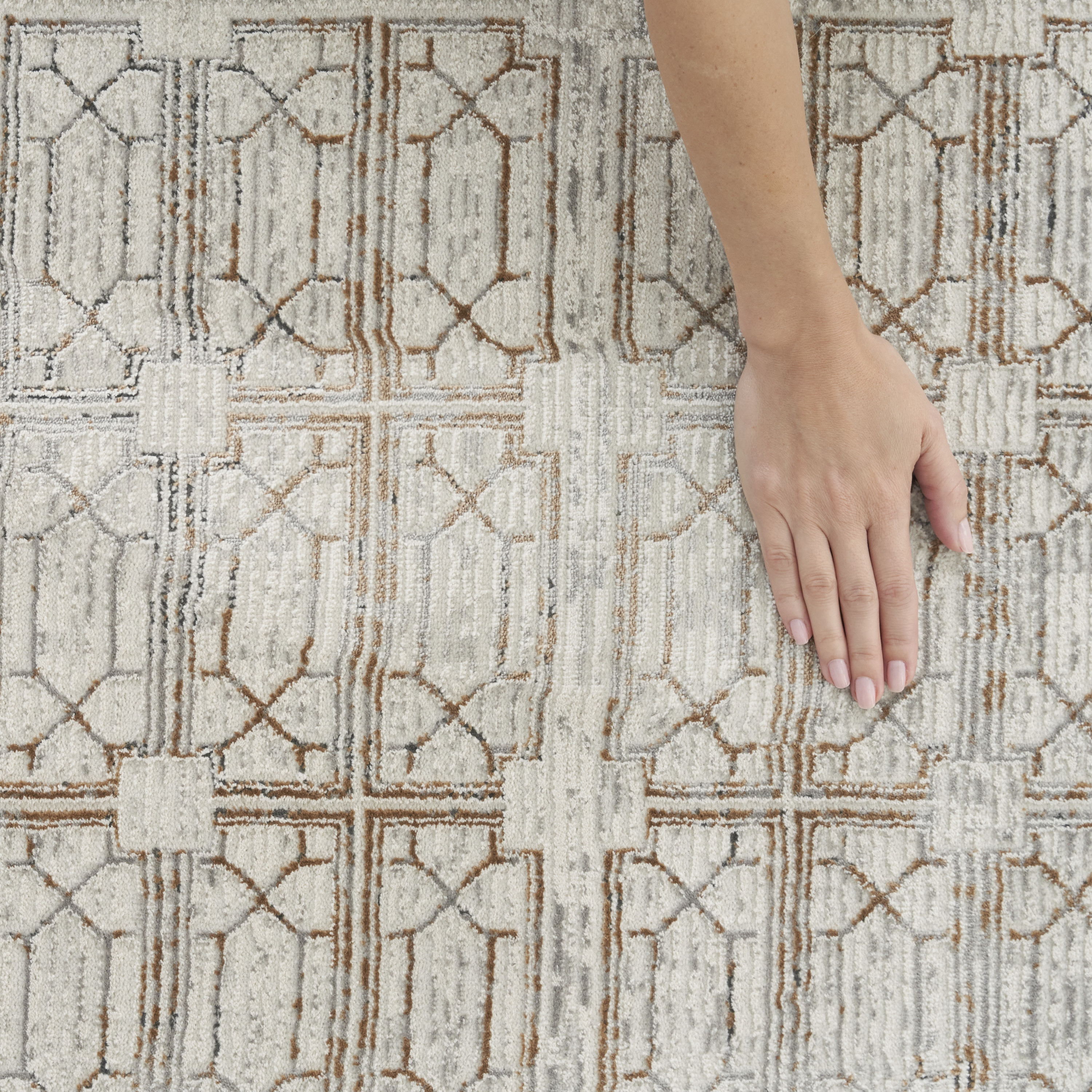Nourison Desire 2'3" x 7'6" Ivory Beige Modern Indoor Rug