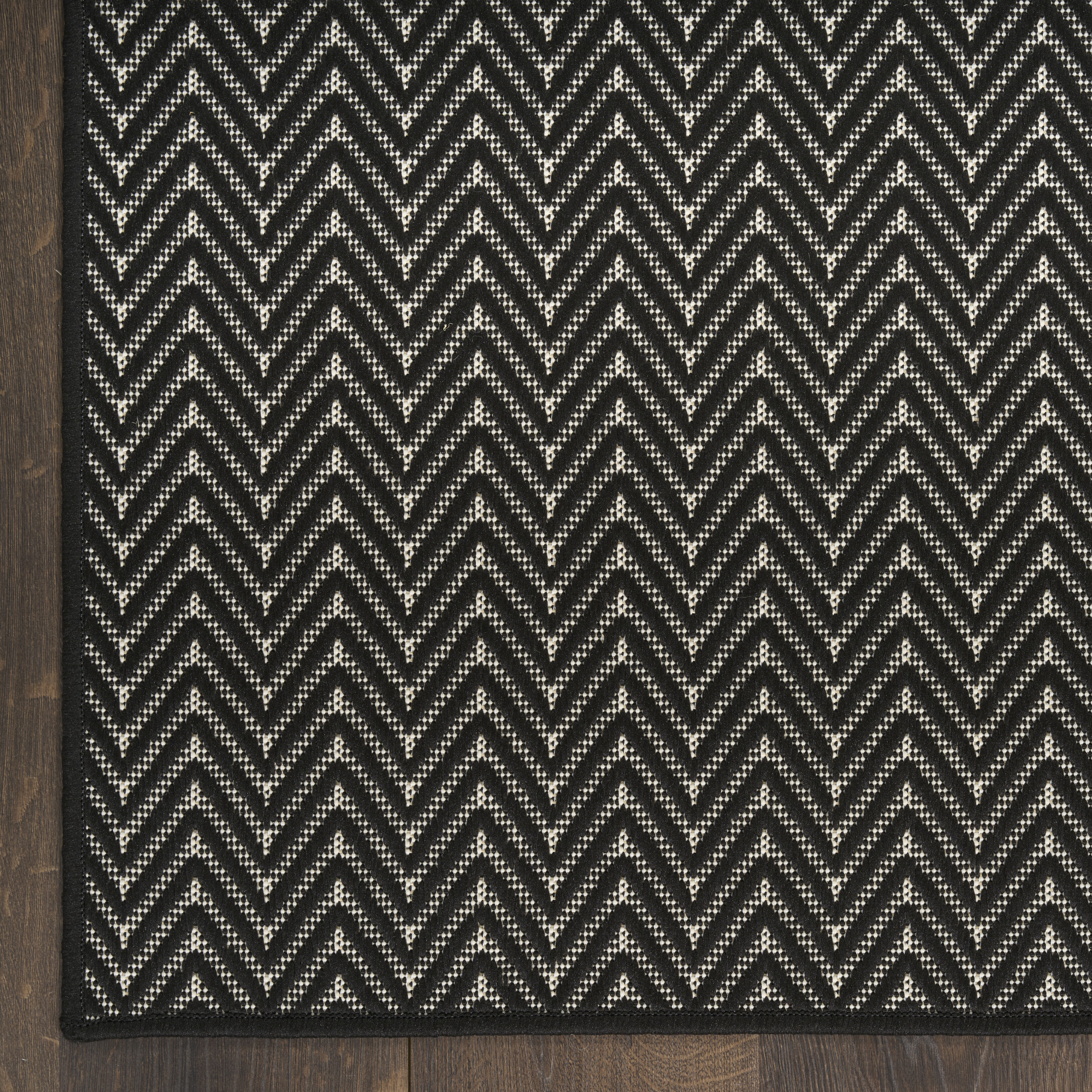 Nourison Horizon Indoor/Outdoor 2' x 3' Black Modern Rug