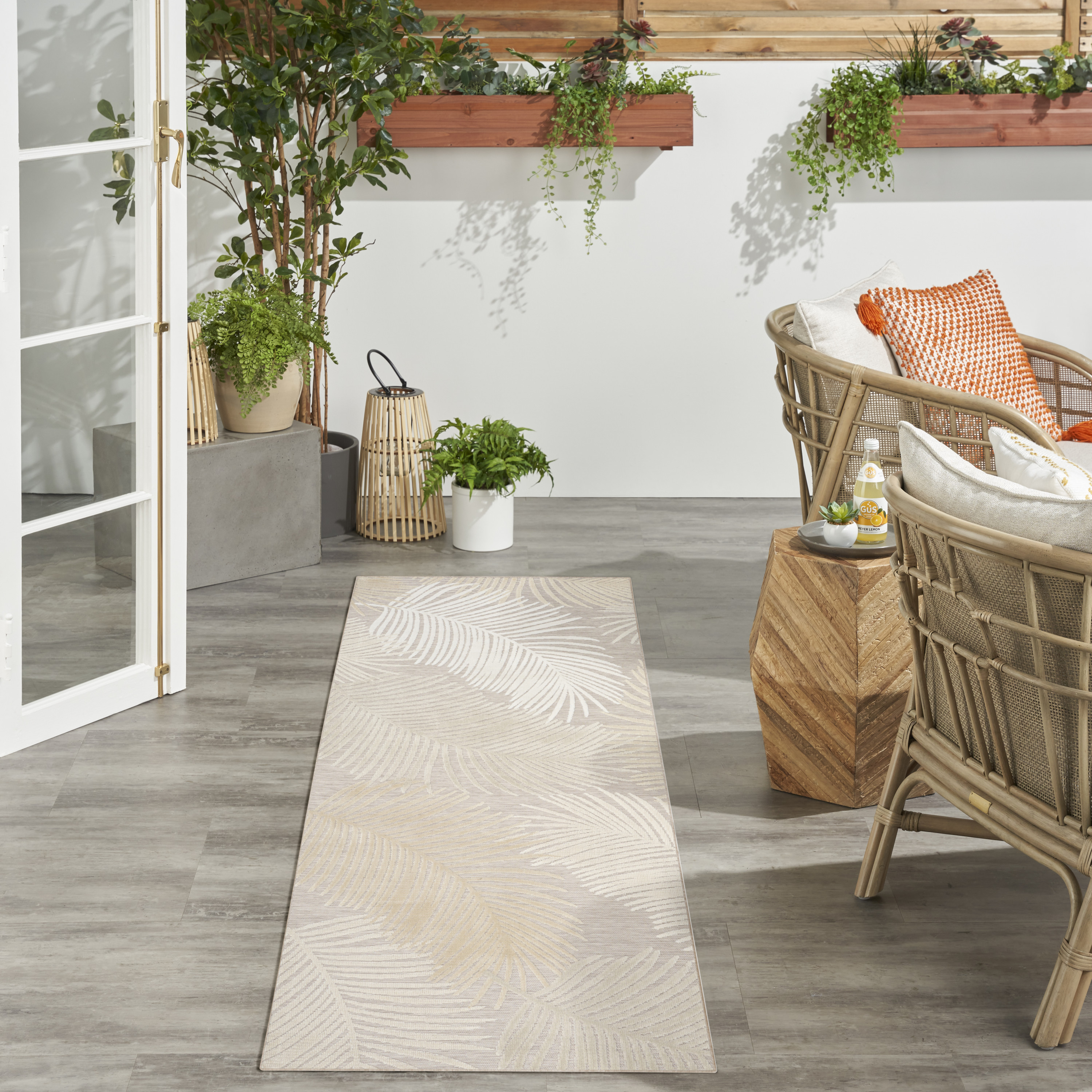 Nourison Suncoast 2' x 6' Beige Tropical Rug
