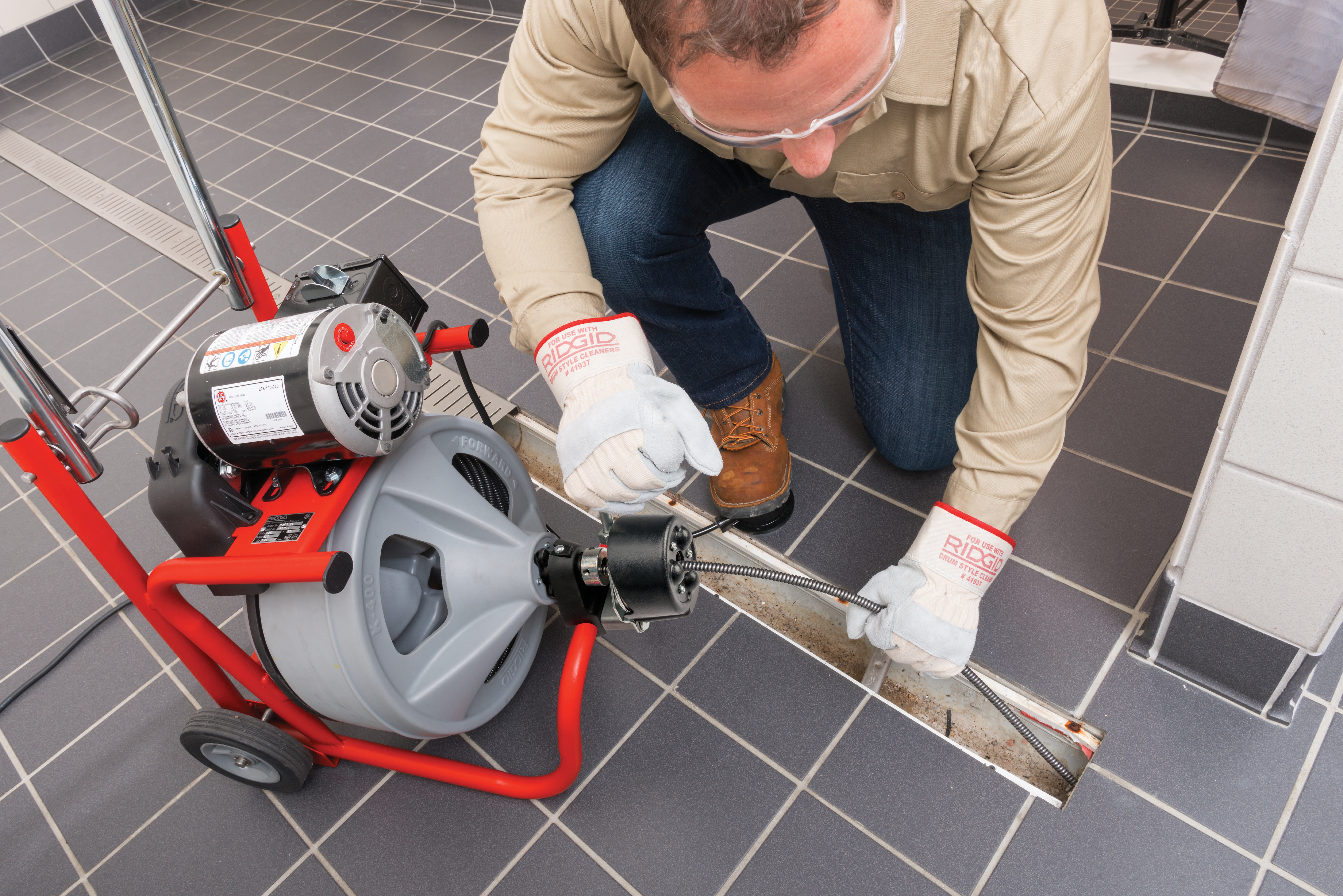 K-400 Machine with Gloves & Std. Equipment: C-32 IW 3/8" x 75' (10 mm x 23 m) Solid Core (Integral Wound) Cable, T-260 Tool Set - Image 6