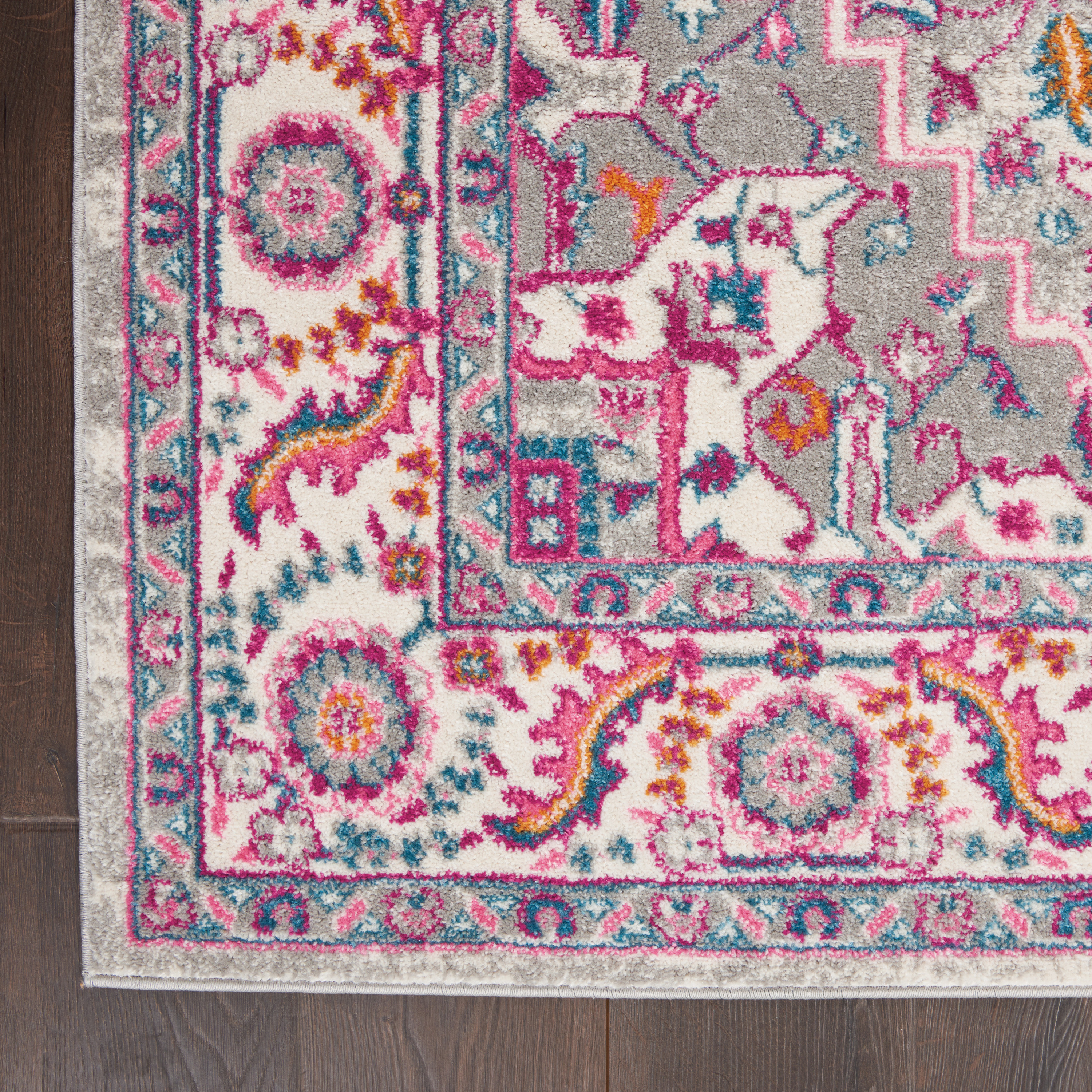 Nourison Passion 5'3" x 7'3" Light Grey Pink Bohemian Indoor Rug