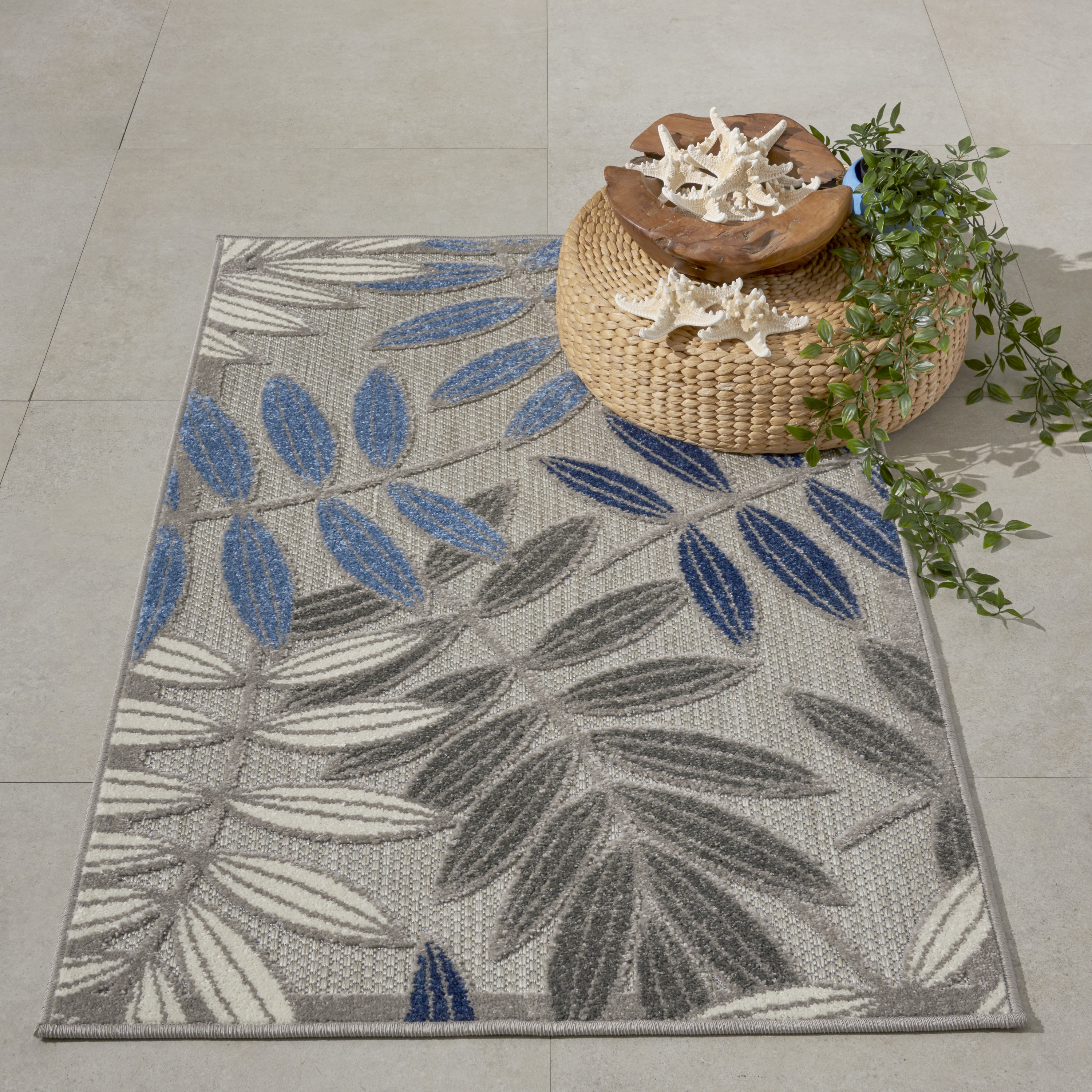 Nourison Aloha 2'8" x 4' Grey Blue Tropical Rug