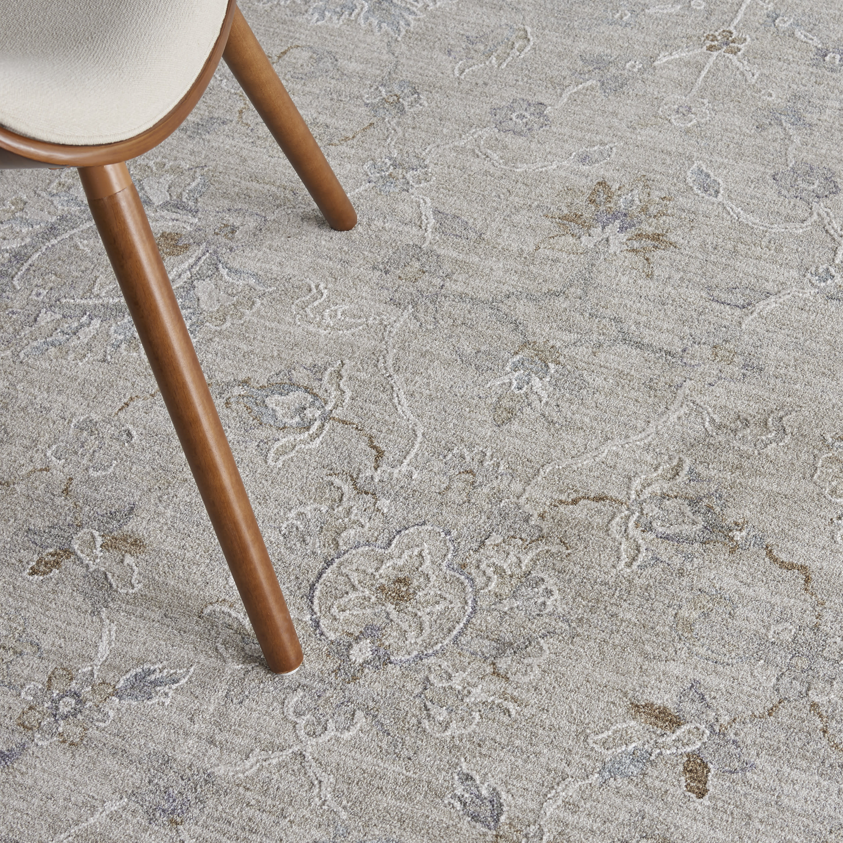 Nourison Infinite 3'11" x 5'11" Light Grey Vintage Indoor Rug