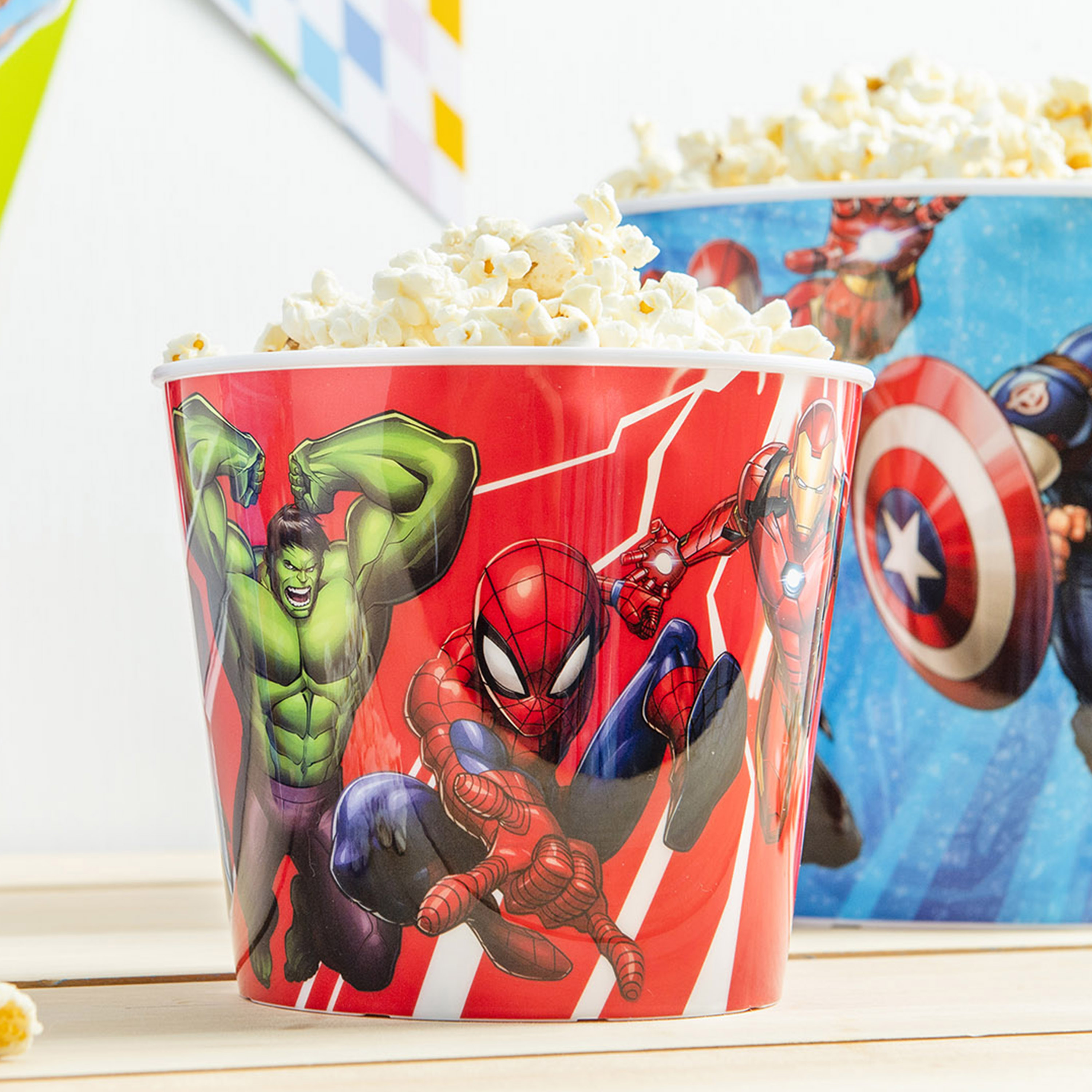 Marvel Comics Plastic Popcorn Container and Bowls, The Hulk, Spider-Man and More, 5-piece set slideshow image 4