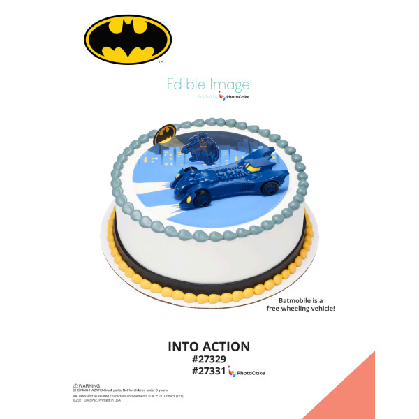 Batman™ Into Action The Magic of Cakes® PhotoCake® Enhanced Round Background Page