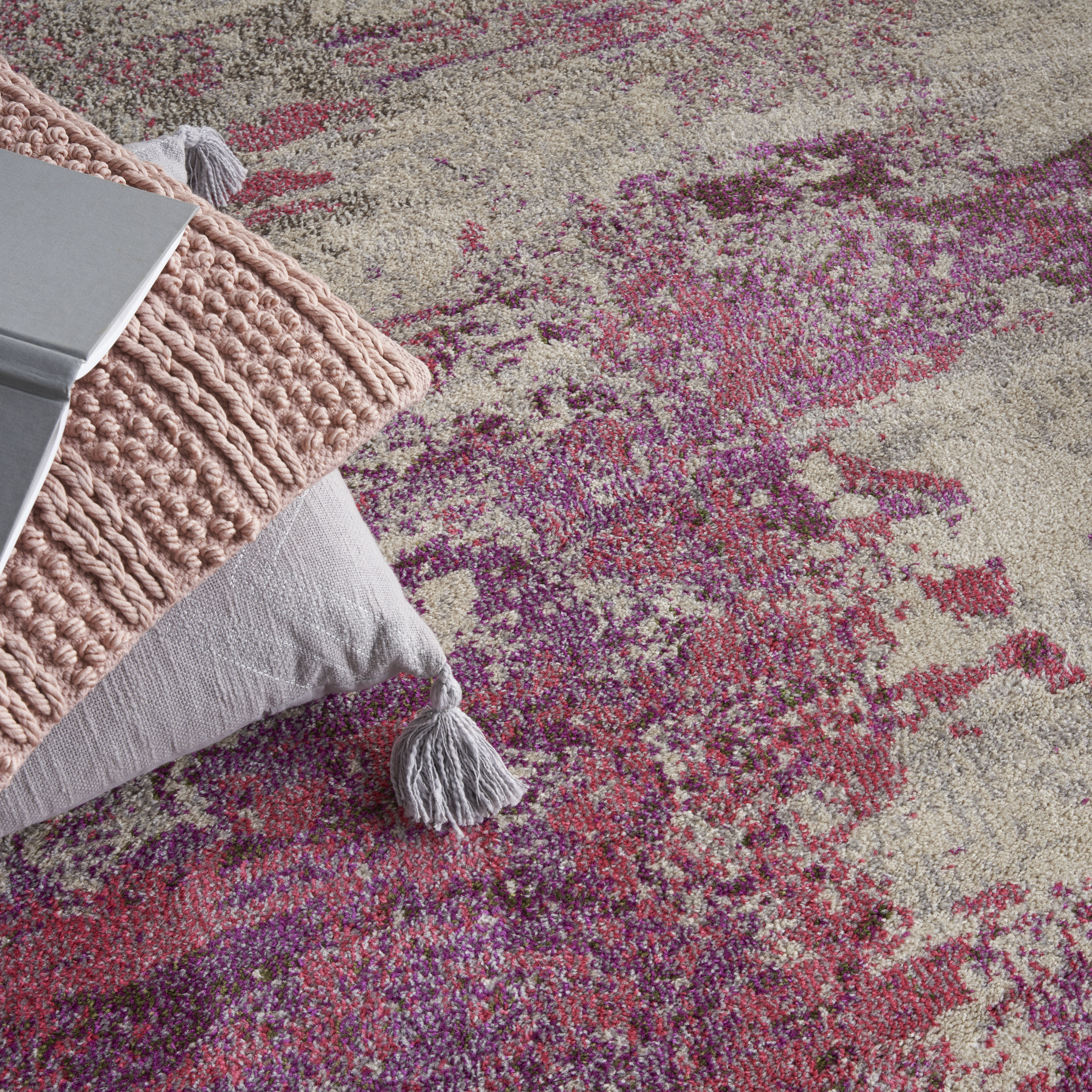 Nourison Celestial 3'11" x 5'11" Ivory Pink Modern Indoor Rug
