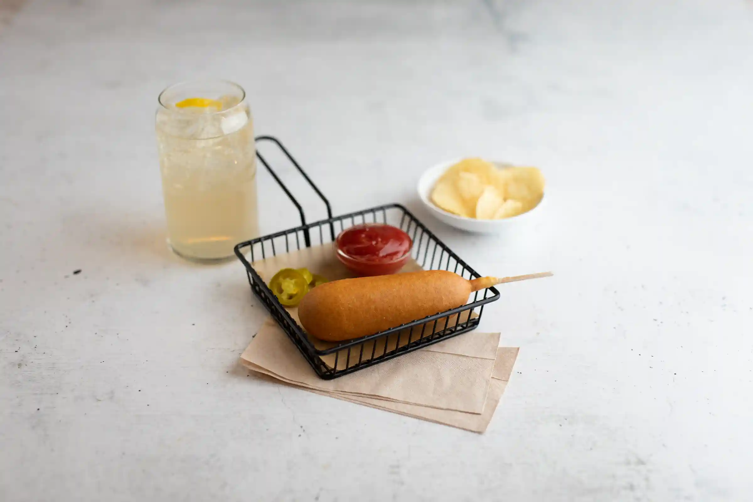State Fair® Fiesta® Cheese and Jalapeño Corn Dogs https://images.salsify.com/image/upload/s--YZrWI40c--/q_25/wdky031jceewlw40bw9i.webp