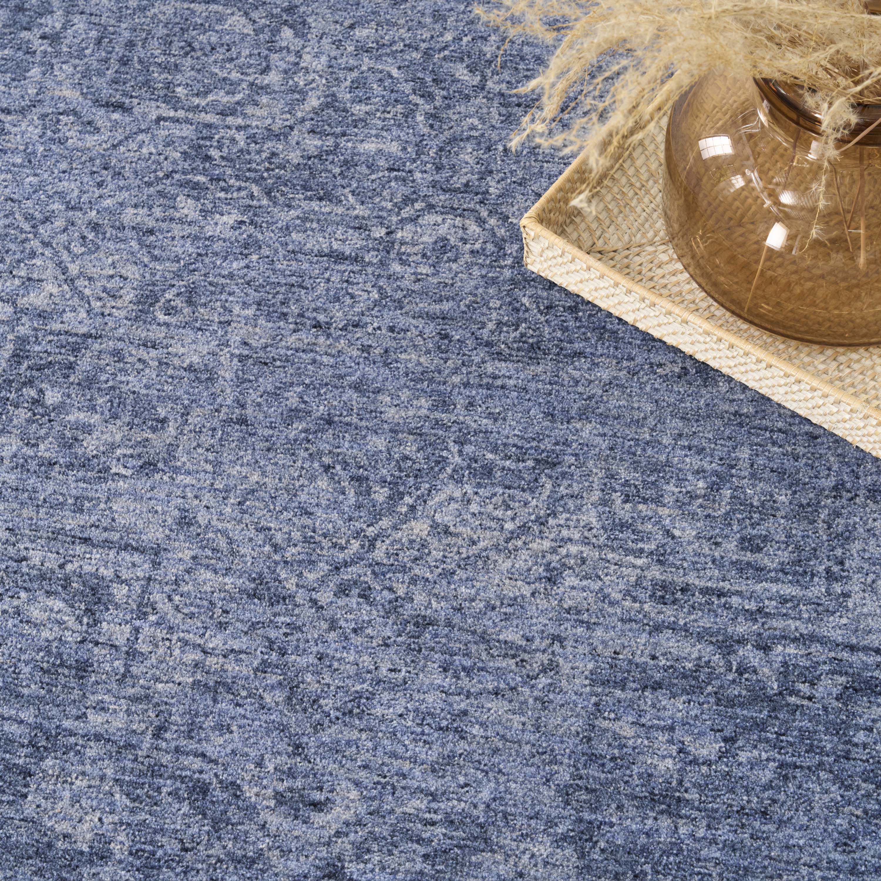 DKNY Pure Shades 4' x 6' Blue Vintage Indoor Rug