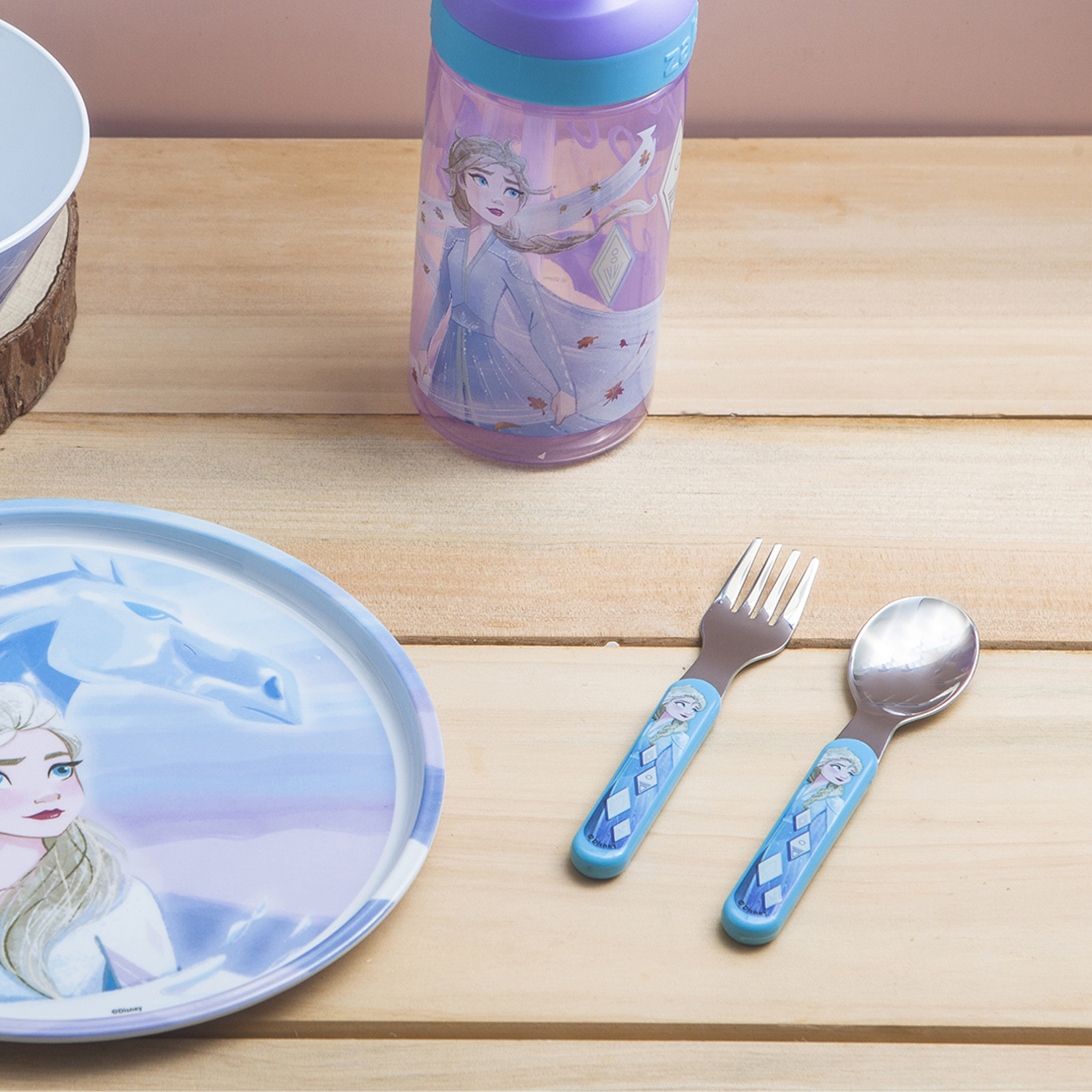 Disney Frozen 2 Movie Dinnerware Set, Anna and Elsa, 5-piece set slideshow image 5