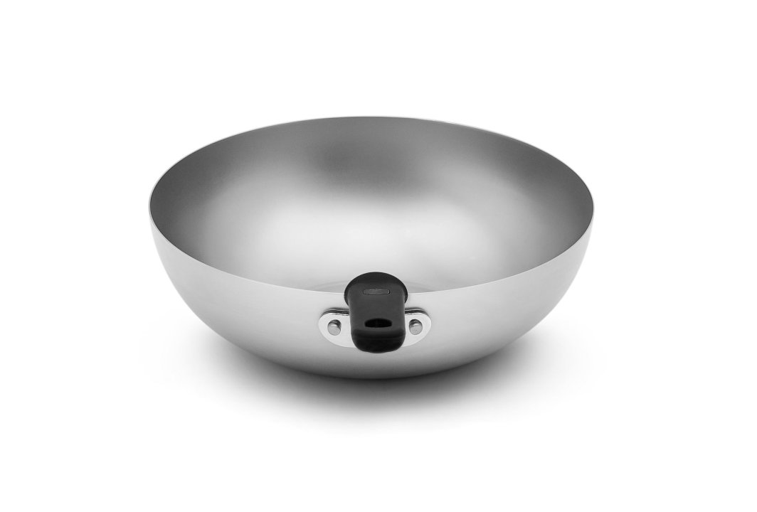 11-inch carbon steel stir-fry pan with silicone handle