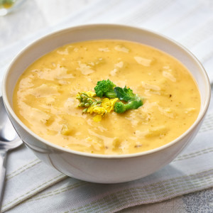 Campbell’s® Culinary Reserve Frozen Ready to Eat Creamy Broccoli and Cheddar Soup, 4 Pound Pouches, 4-Pack