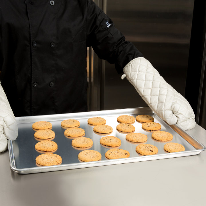 Full-size Wear-Ever® heavy-duty aluminum sheet pan with natural finish