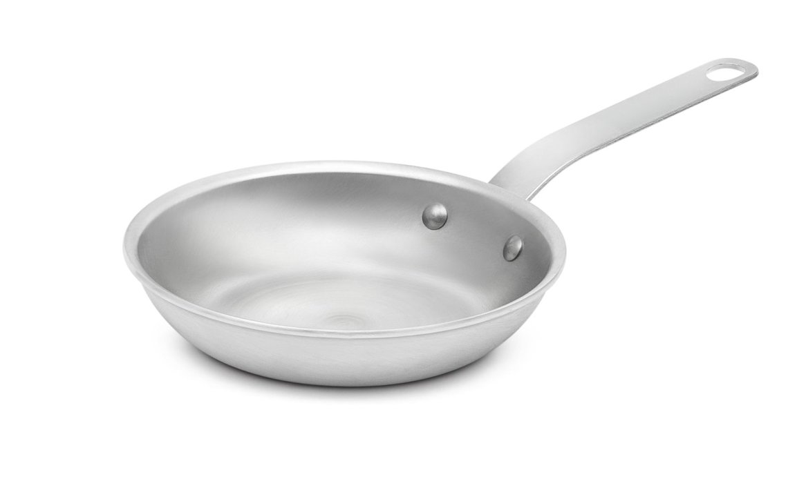 7-inch Wear-Ever® aluminum fry pan with natural finish and plated handle