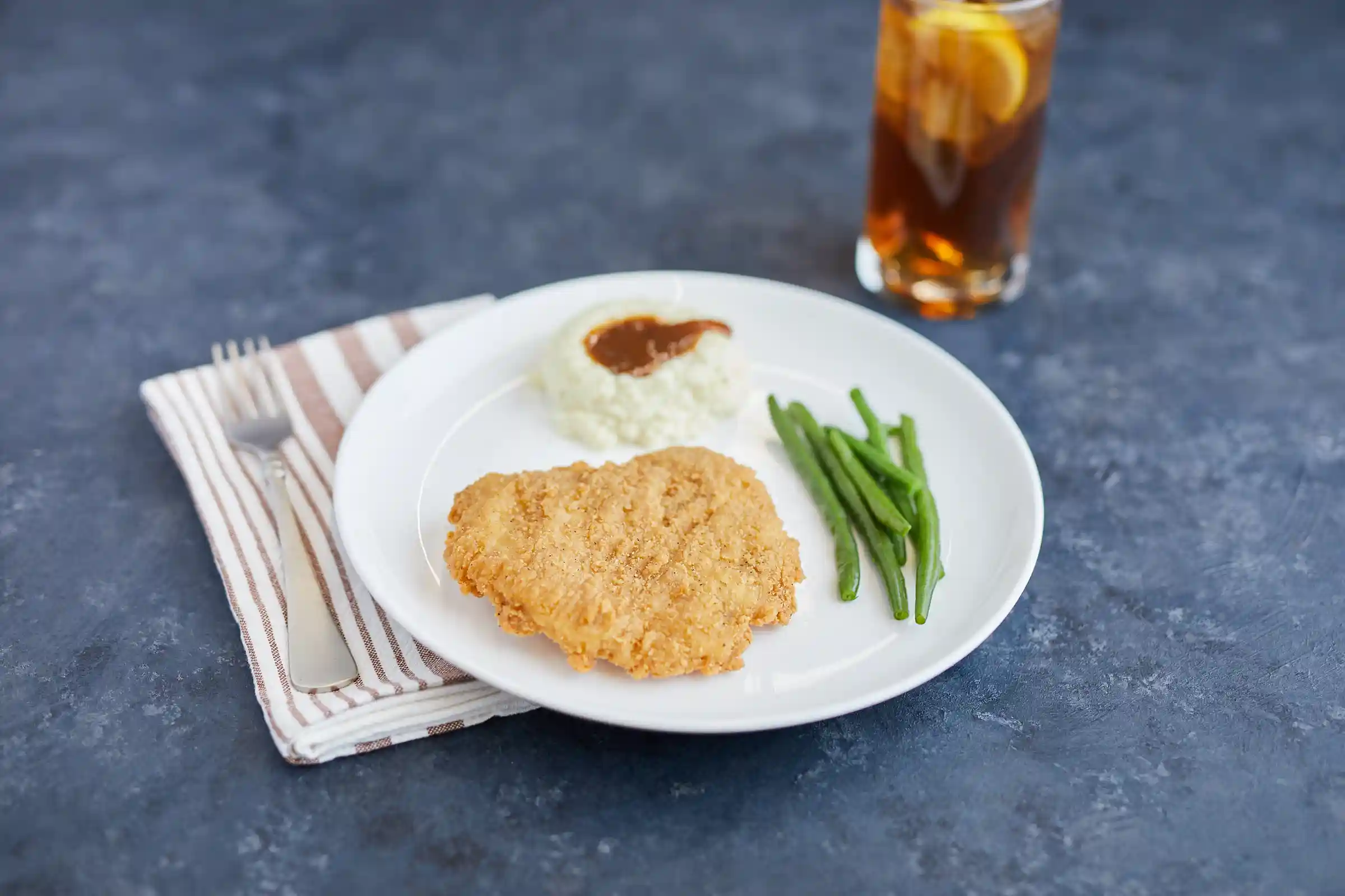 AdvancePierre™ Par-cooked Breaded Country Style Chicken Breast Filets, 6 oz._image_01