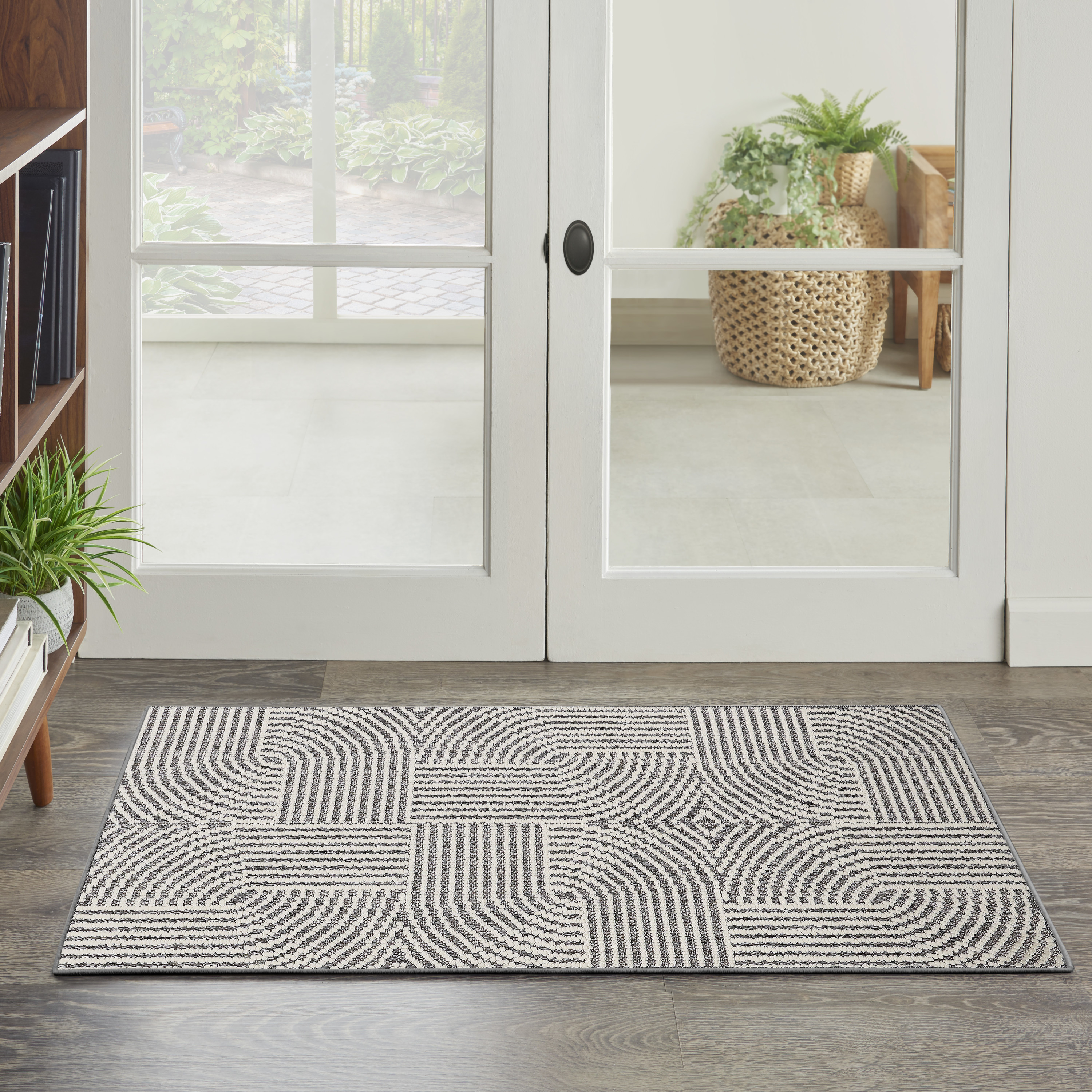 Nourison Natural Texture 2'2" x 3'9" Charcoal Ivory Modern Indoor Rug