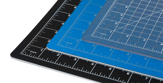 Dahle Cutting Mats Dahle Vantage® Self-Healing Cutting Mats are extremely durable and are ideal for rotary cutting, crafting, and cropping photos.