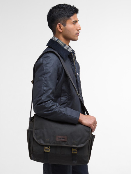 Essential Waxed Messenger Bag Essential Waxed Messenger Bag
