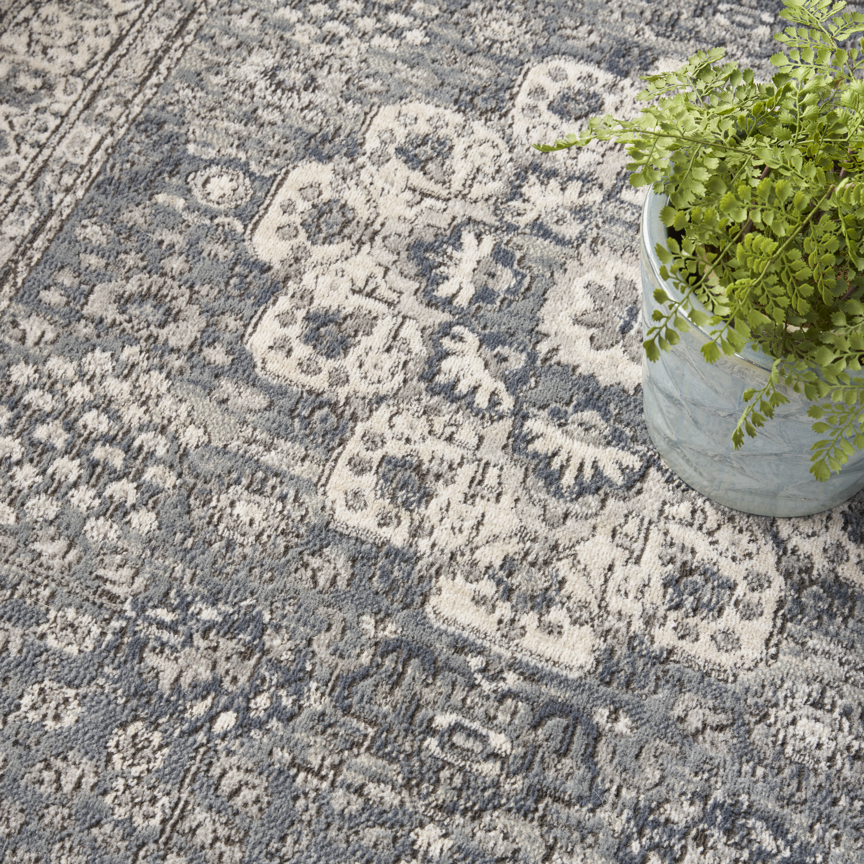 Nourison Quarry 3'9" x 5'9" Grey Ivory Vintage Indoor Rug