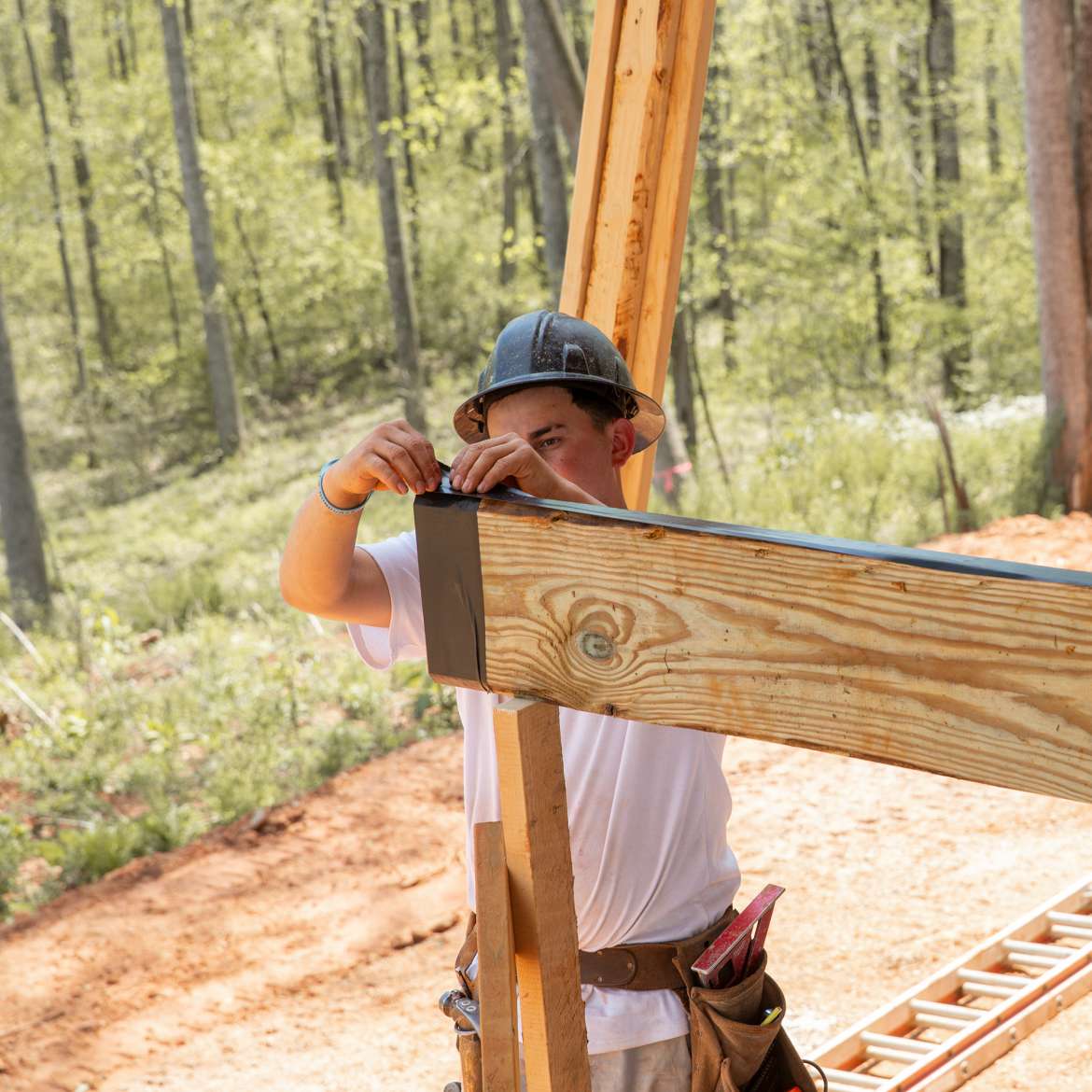 FrogTape™ Pro Grade Deck and Joist Flashing Tape Application Image 4