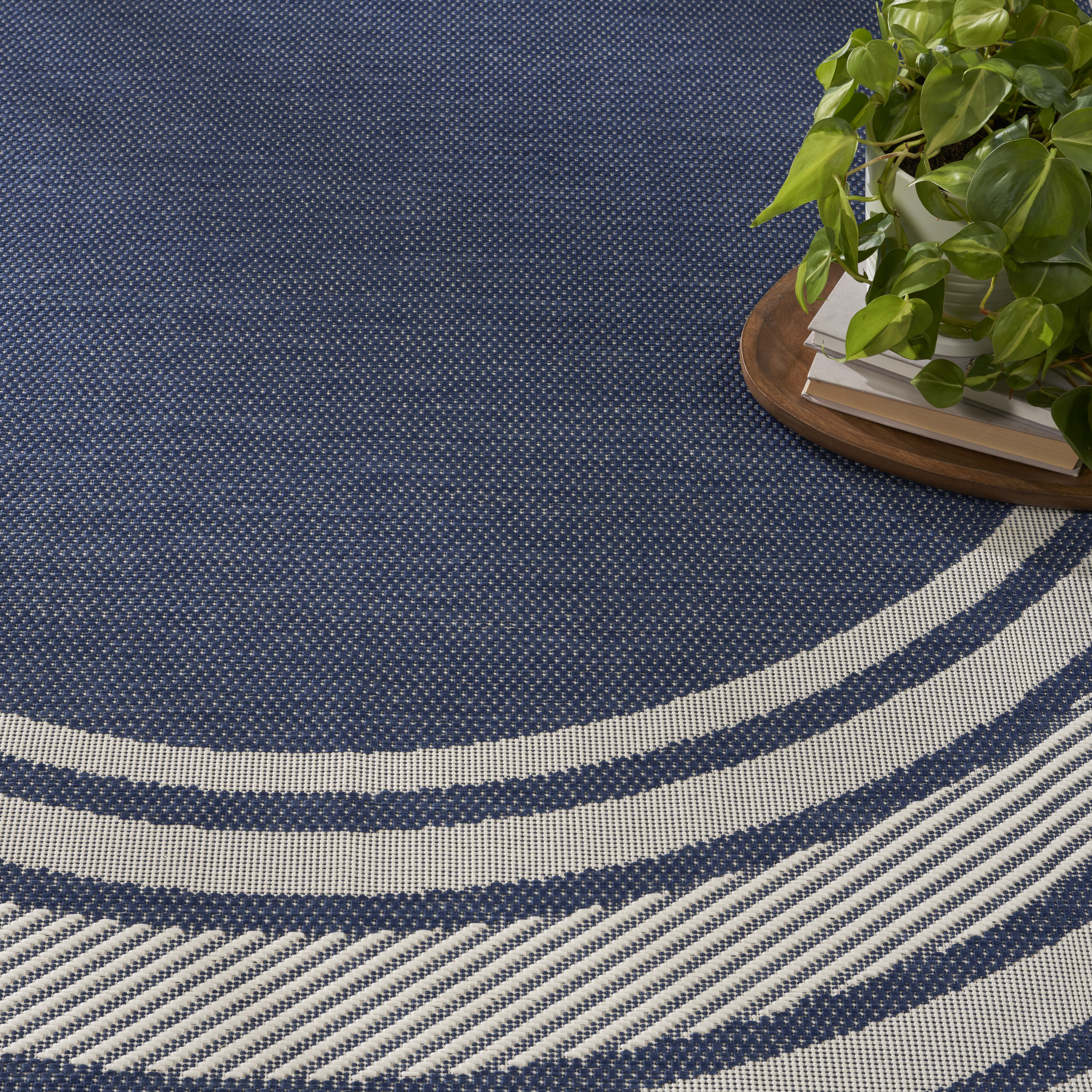 Nourison Horizon Indoor/Outdoor 8' x Round Navy Modern Rug