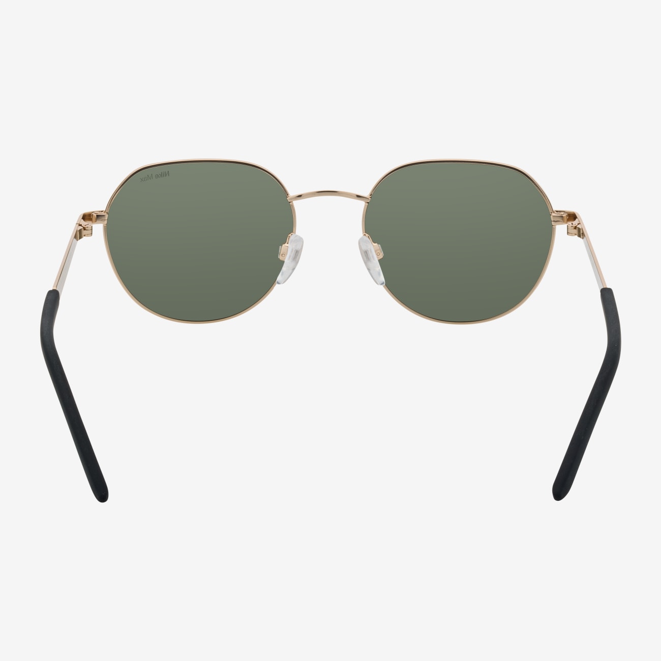 Nike Traveler Trend Lifestyle Image