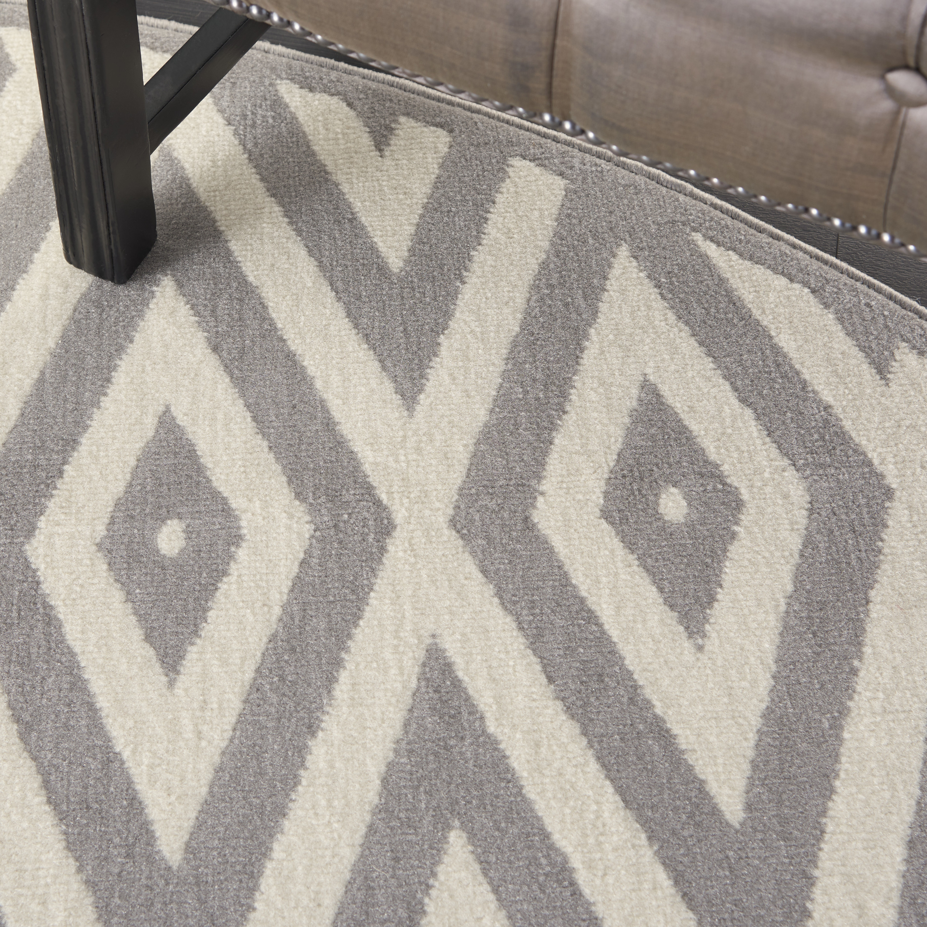 Nourison Grafix 8' x Round White/Grey Mid-Century Modern Indoor Rug