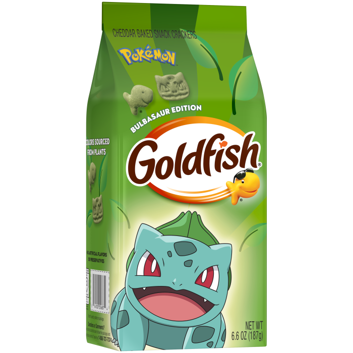 Goldfish® Pokémon Bulbasaur Cheddar Baked Snack Crackers, 6.6 oz, bag - Left Angle Image