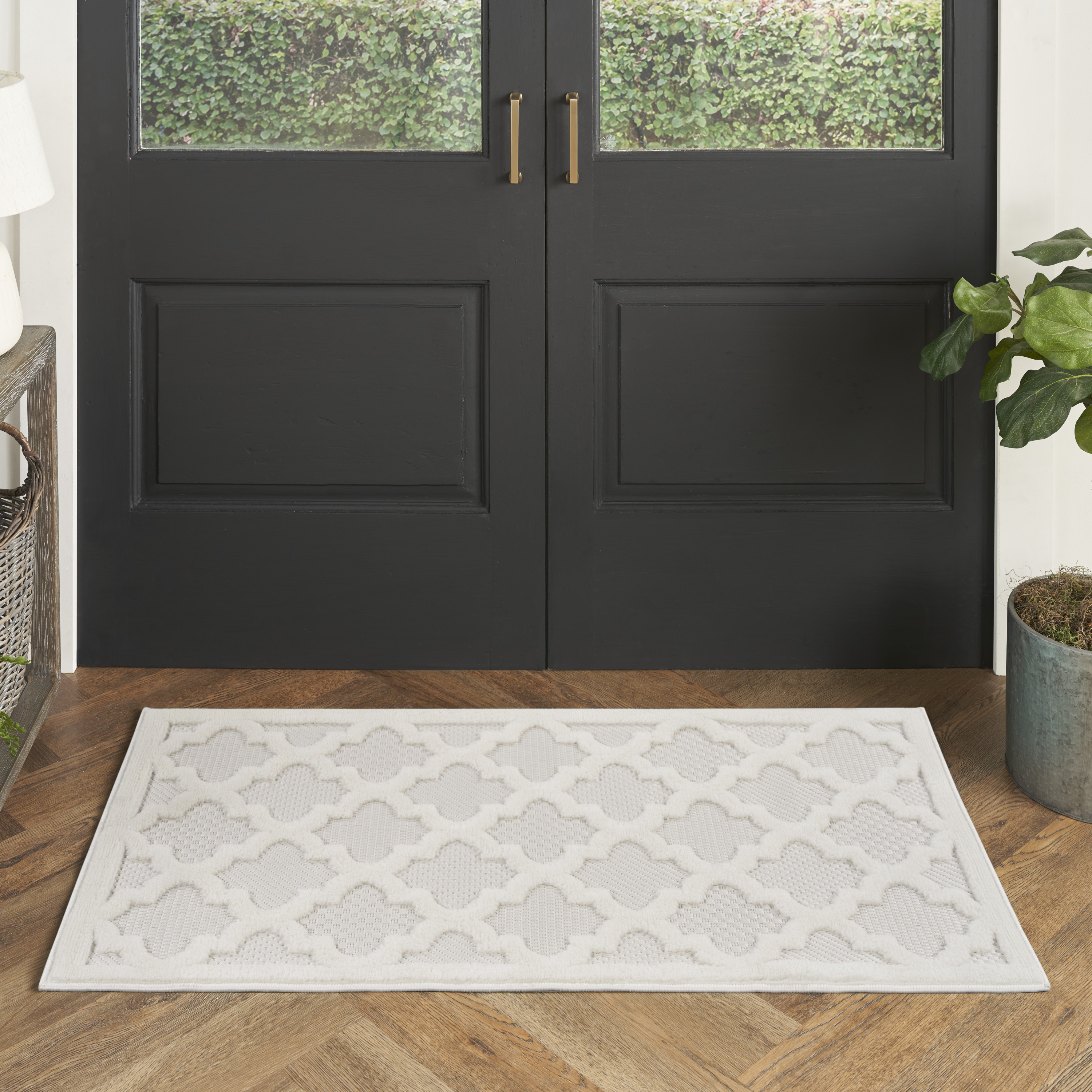 Nourison Easy Care 2' x 4' Ivory White Modern Rug