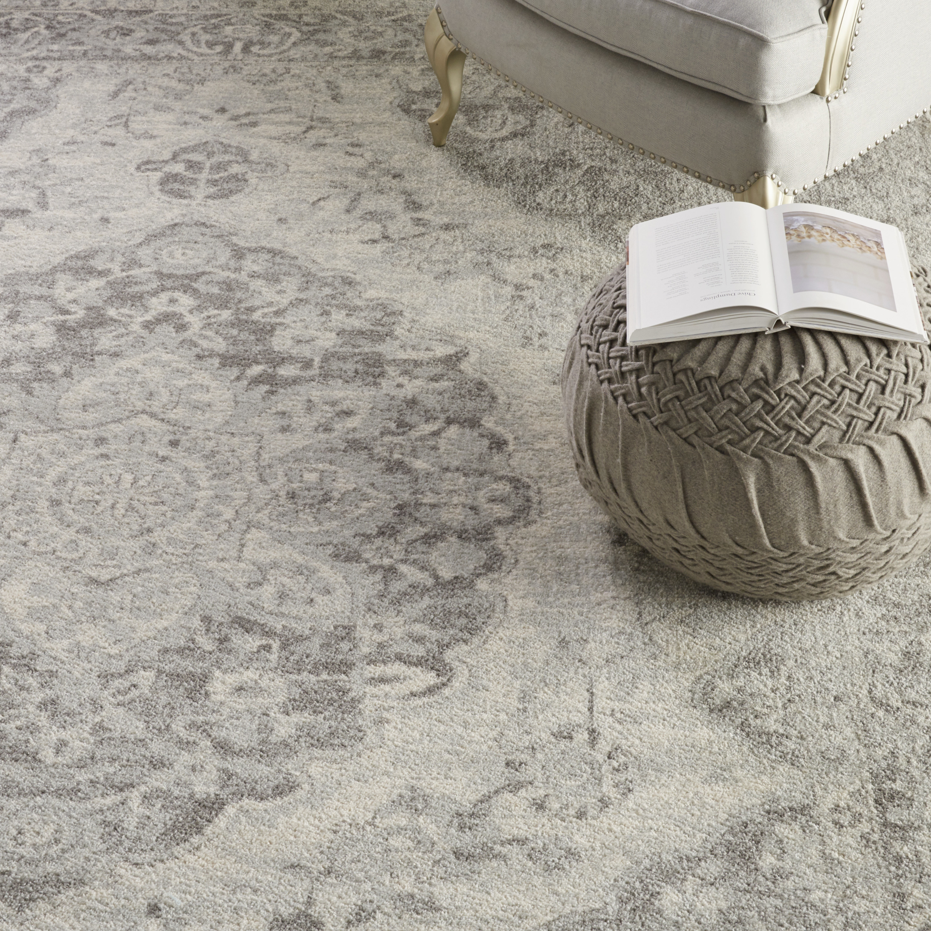 Nourison Tranquil 7' x 10' Ivory Grey Vintage Indoor Rug