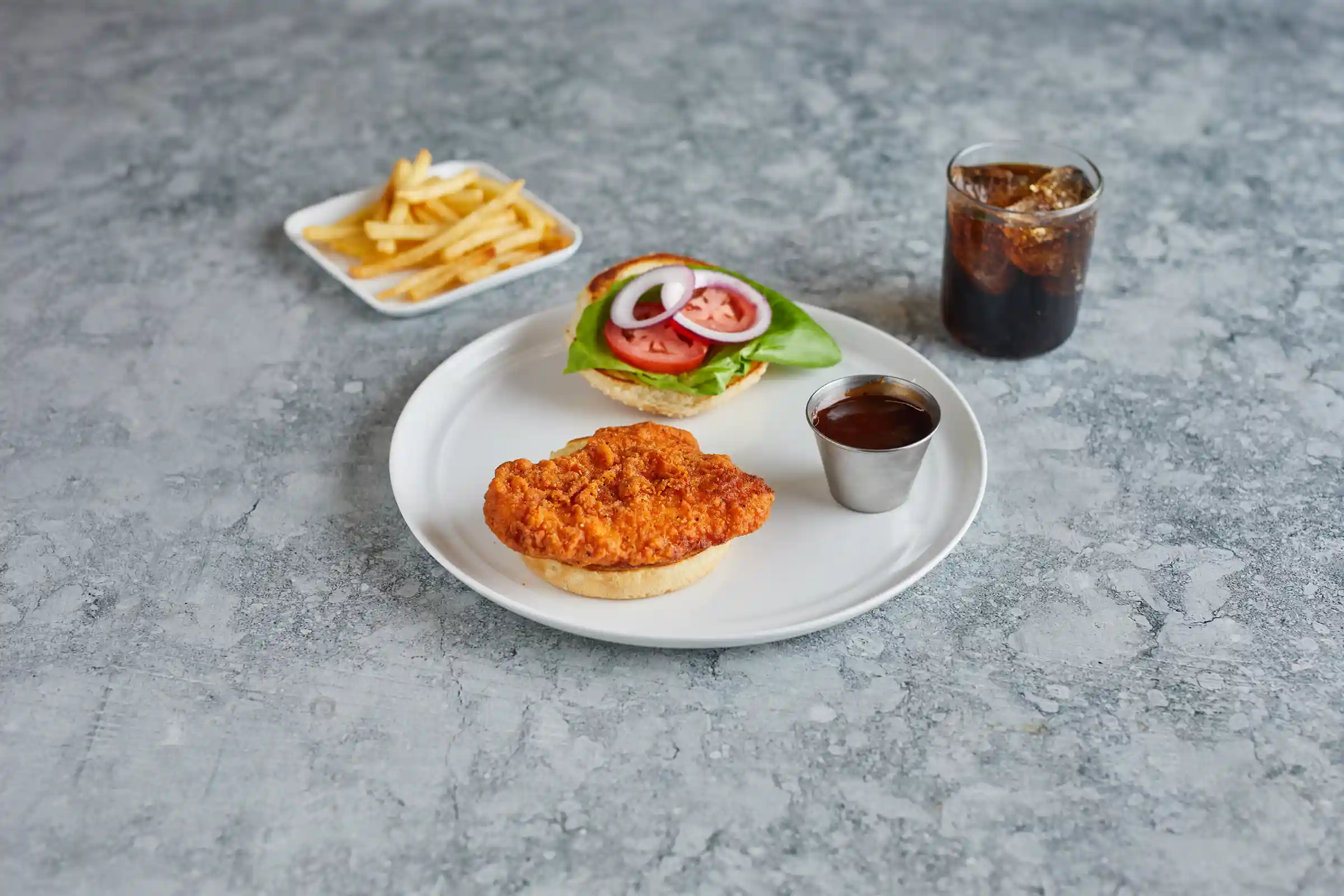 Tyson Red Label® Fully Cooked Hot & Spicy Chicken Breast Filet Fritters, 4 oz. https://images.salsify.com/image/upload/s--Cit8FivQ--/q_25/tizefw0w3pukqqxo9wcr.webp