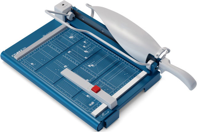 Illuminates the entire cutting line for superior accuracy.