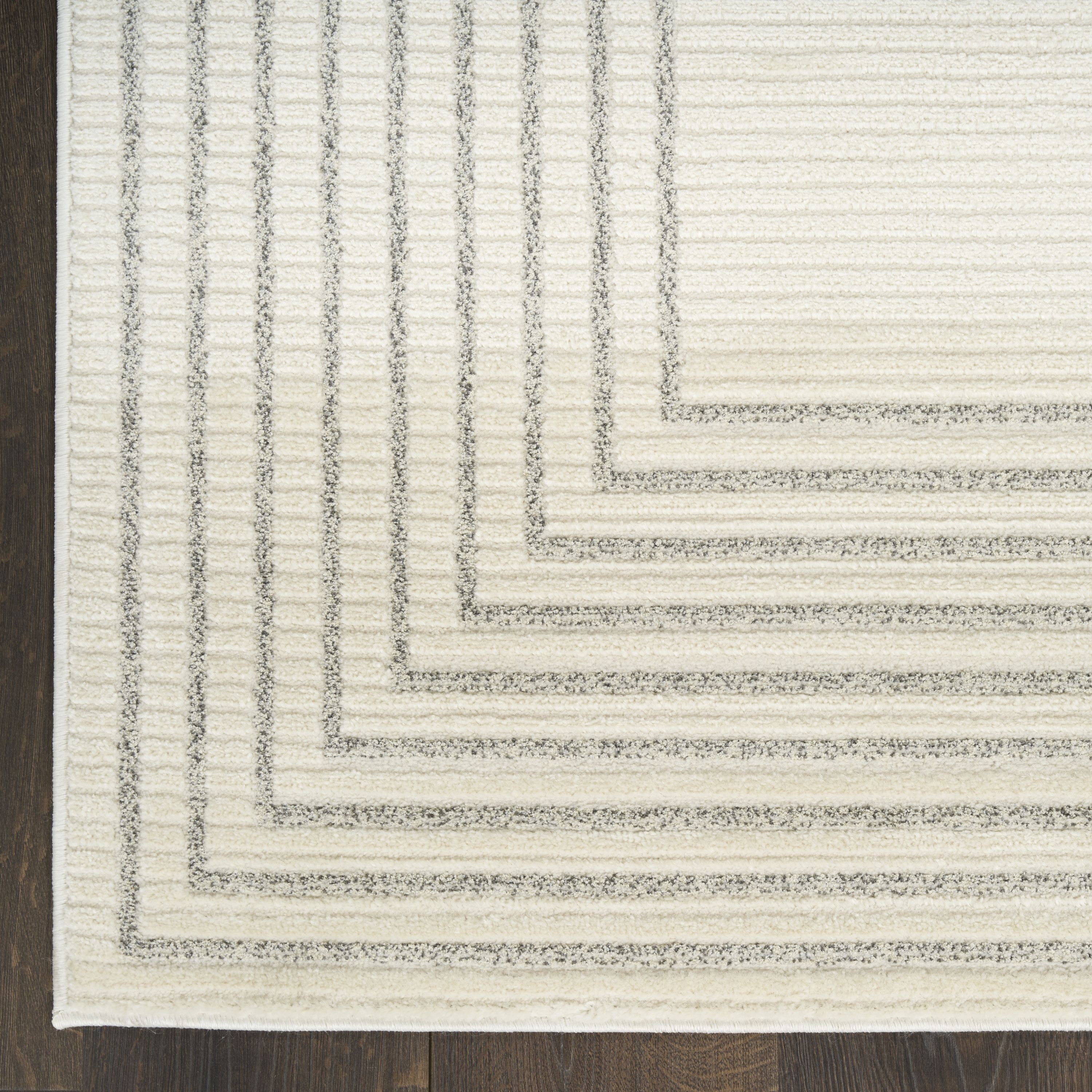 Nourison Ivory Hues 5'3" x 7'3" Ivory Grey Modern Indoor Rug