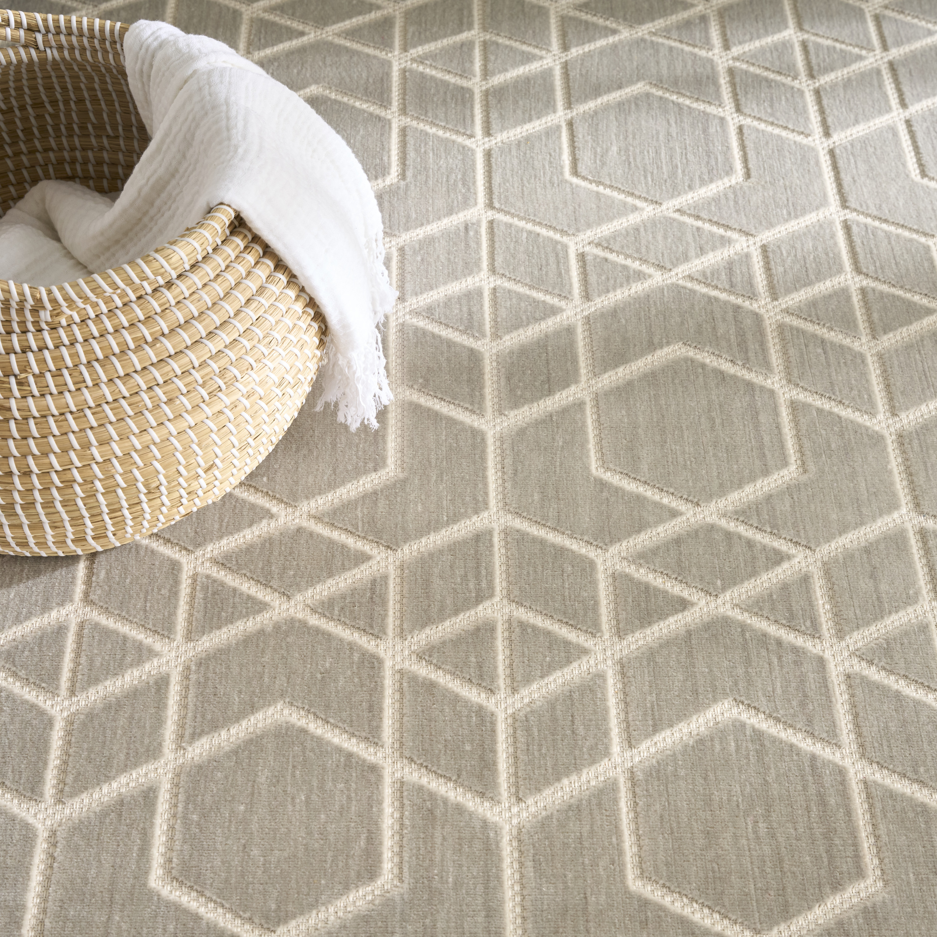 Nourison Washable Charm 8' x 10' Silver Ivory Modern Indoor Rug