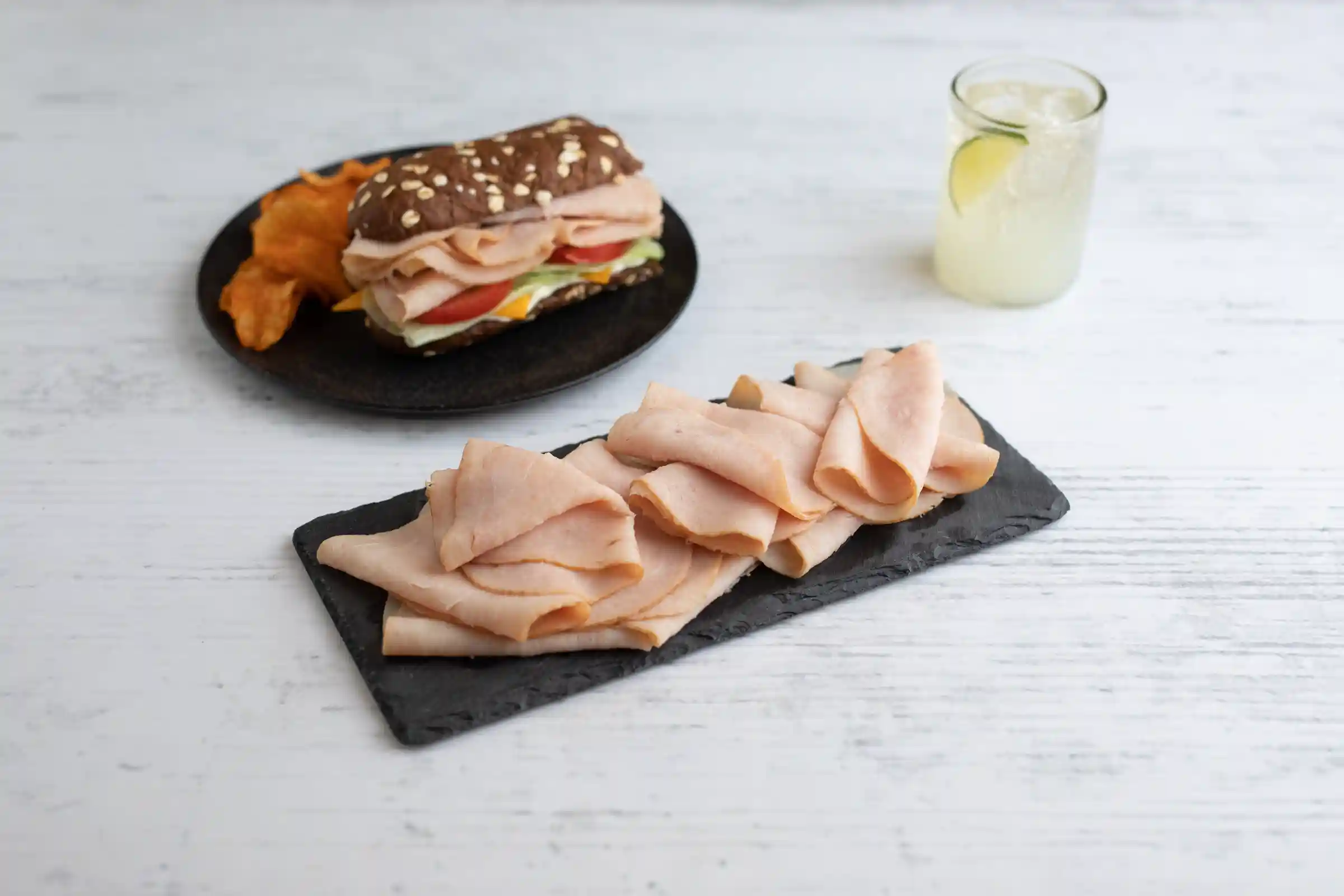 Hillshire Farm® Sliced Oven Roasted Turkey Breast https://images.salsify.com/image/upload/s--rmQyNYM7--/q_25/hccqdnrokmyd8nh39qj9.webp