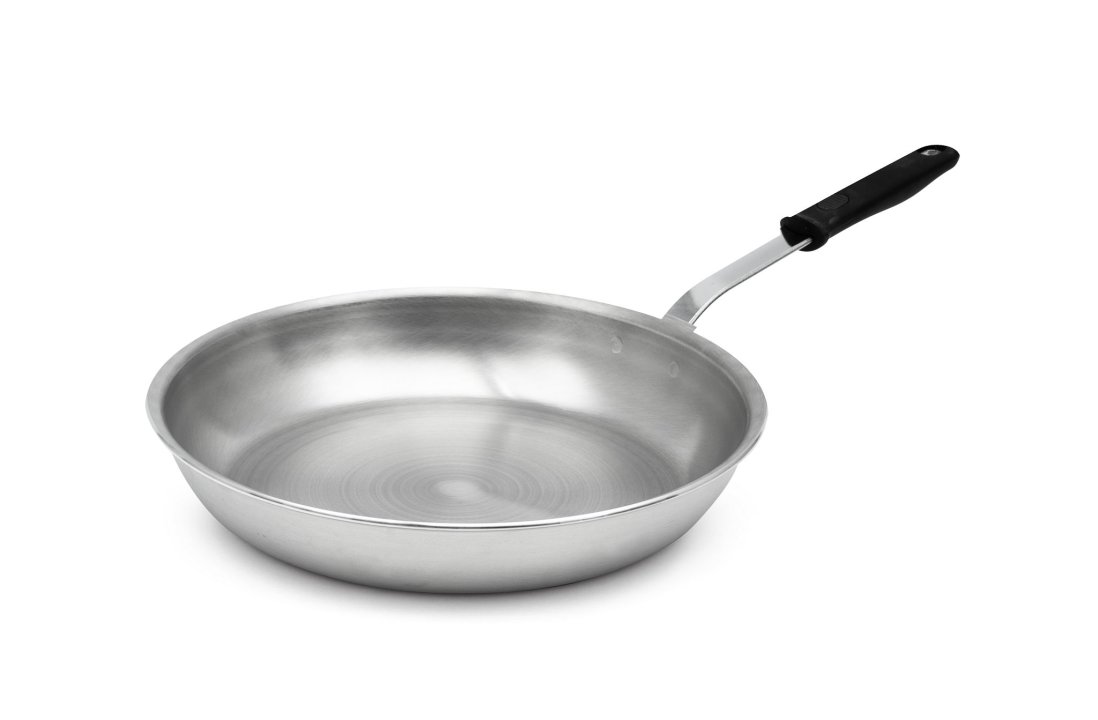 14-inch Wear-Ever® rivetless fry pan with natural finish and silicone handle