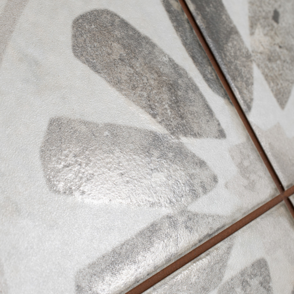 Kings Blume Nero 17-5/8 in. x 17-5/8 in. Ceramic Floor and Wall Tile