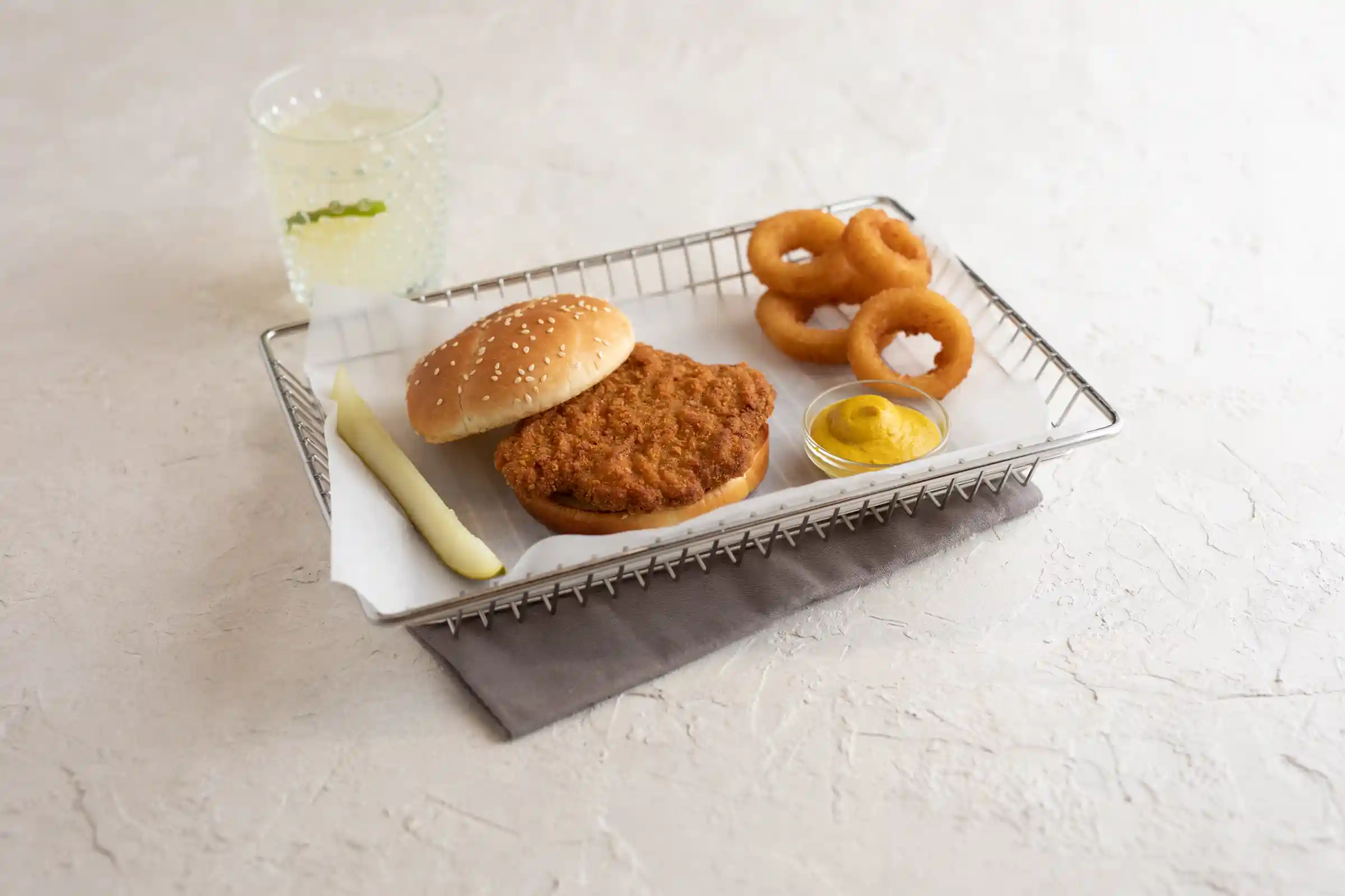 AdvancePierre™ Red Label Fully Cooked Breaded Western Crumb Style Country Fried Beef Patties, 4 oz_image_1
