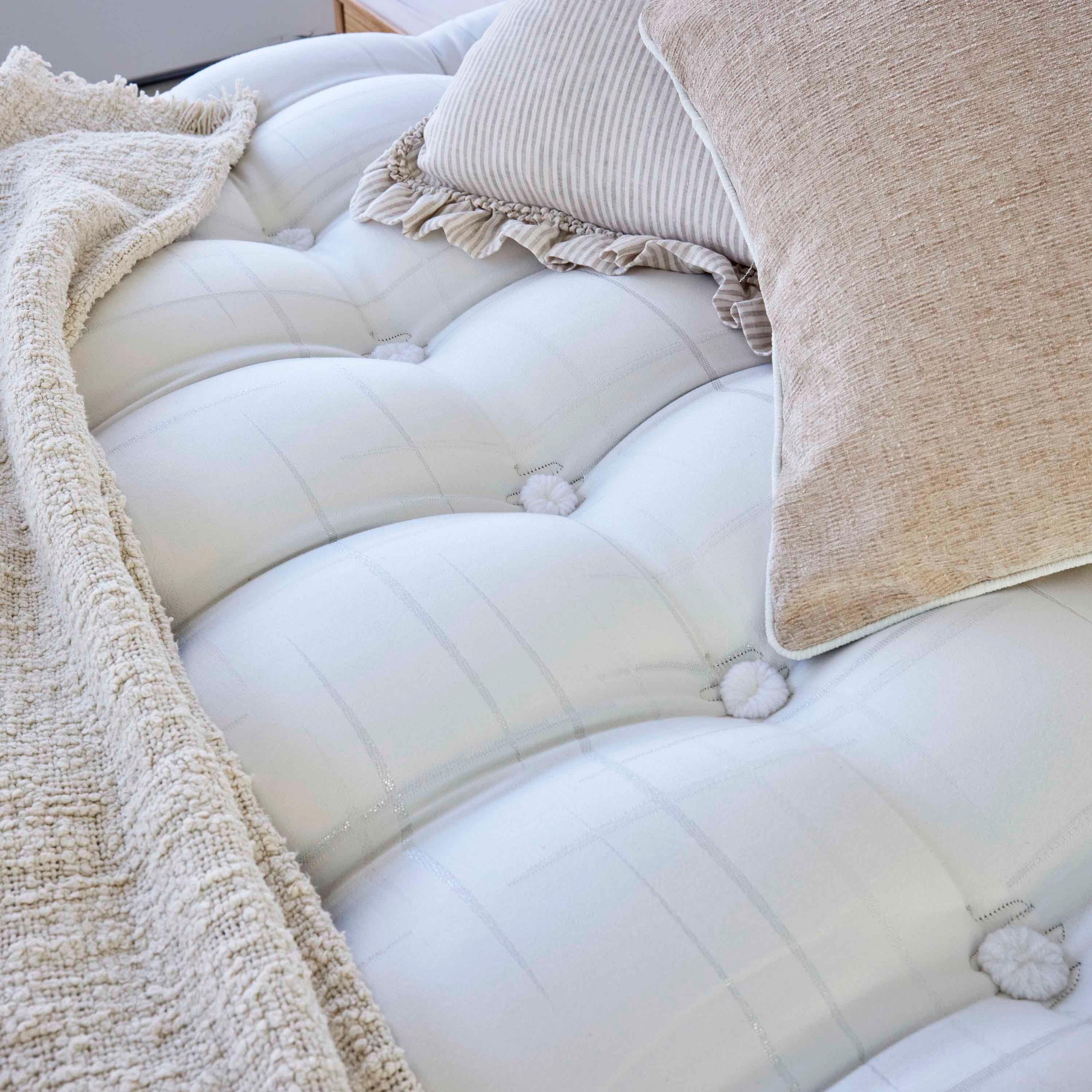 Detail image of the  Aireloom Karpen Dove Mattress, Plush from Forty Winks