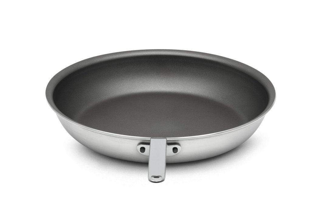 14-inch Wear-Ever® aluminum fry pan with PowerCoat2™ nonstick coating and plated handle