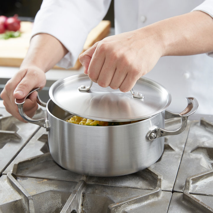 3-quart Miramar® display cookware casserole pan with low dome cover