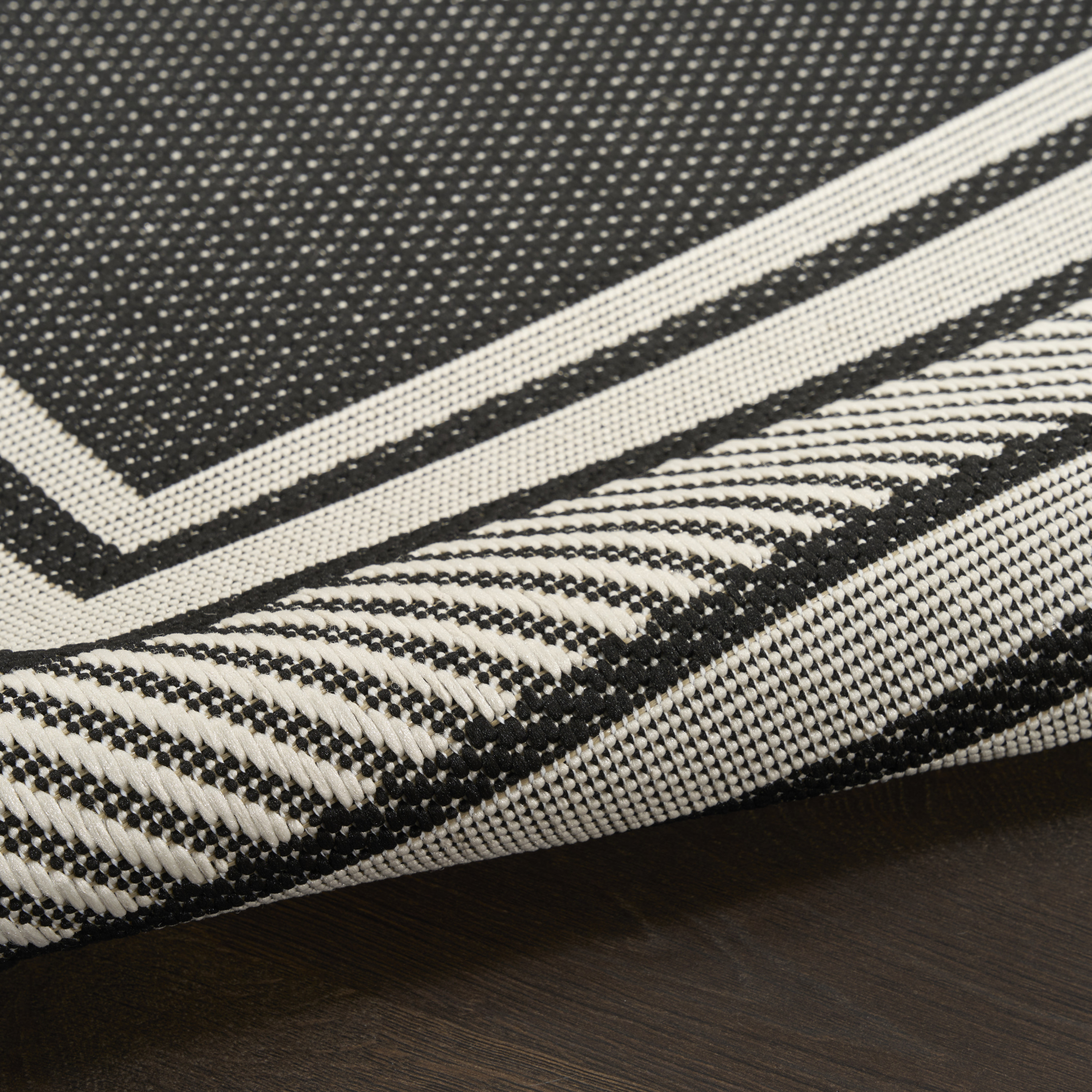 Nourison Horizon Indoor/Outdoor 8' x 10' Black Modern Rug