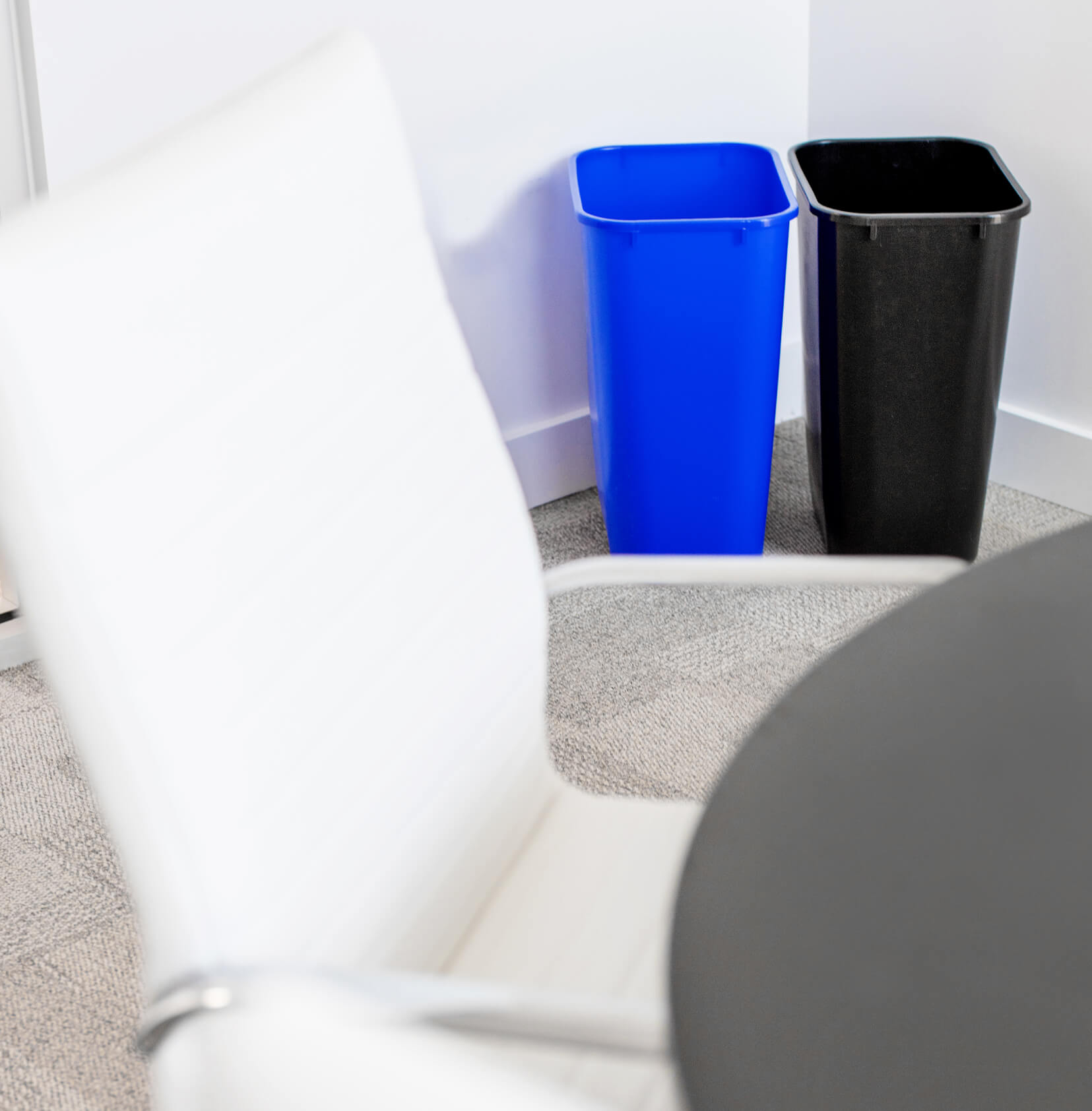 RECYCLING & WASTE BASKET – Body – 28 Q – Mobius Loop – Royal Blue Image 4