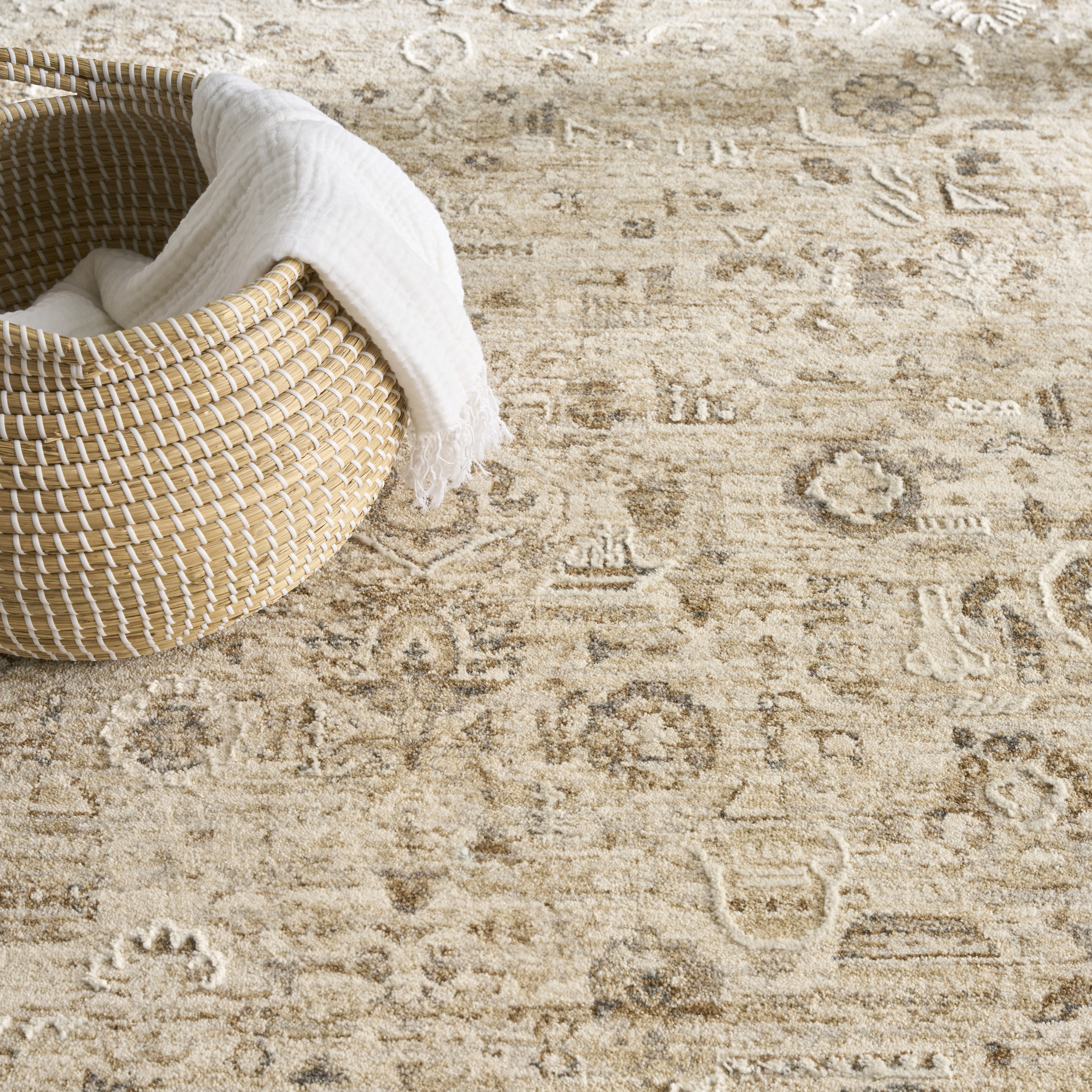 Nourison Retreat 5'3" x 7'6" Beige Vintage Indoor Rug