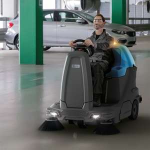 Hillyard, Trident, SW28R with Trojan Wet Battery Package, 51.2", Ride-On Sweeper