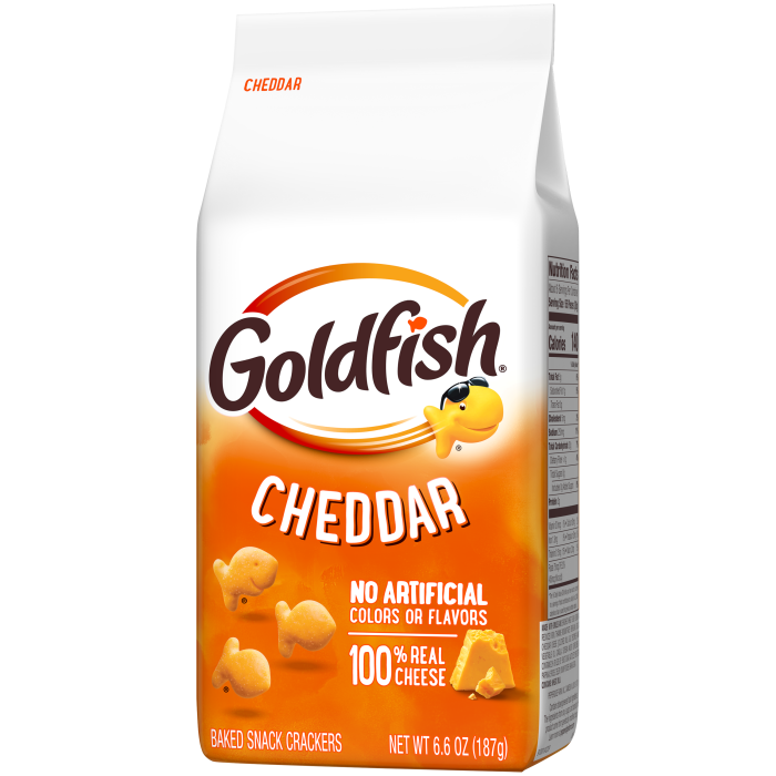 Goldfish® Cheddar Baked Snack Crackers, 6.6 oz, bag - Right Angle Image