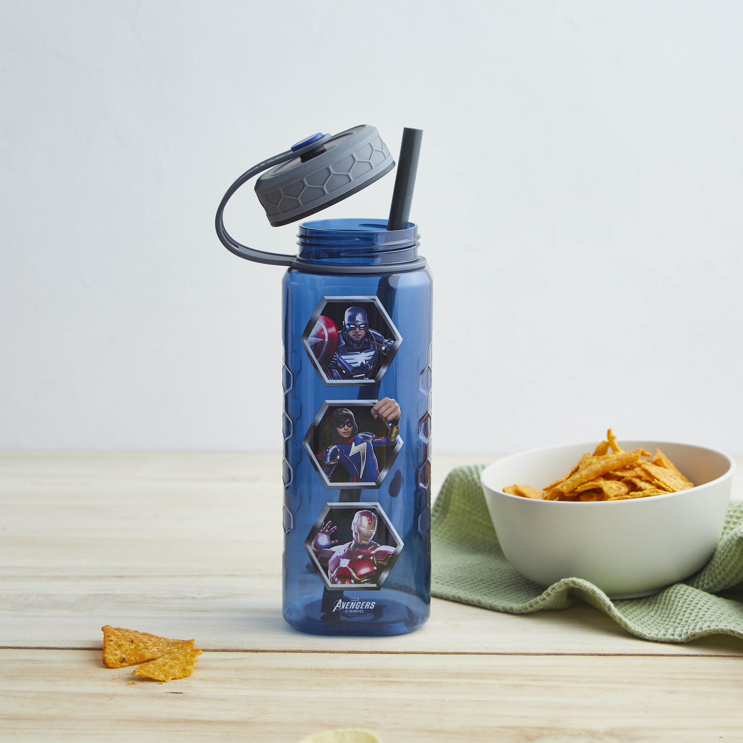 Marevel Comics 36 ounce Reusable Plastic Water Bottle, The Avengers slideshow image 7 Marevel Comics 36 ounce Reusable Plastic Water Bottle, The Avengers slideshow image 7