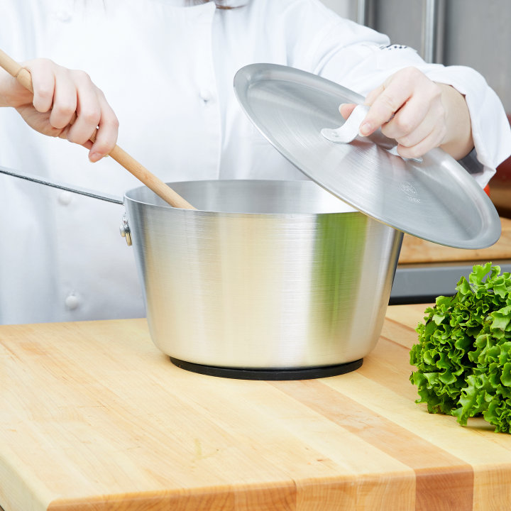 5 ½-quart Arkadia™ aluminum saucepan in natural finish