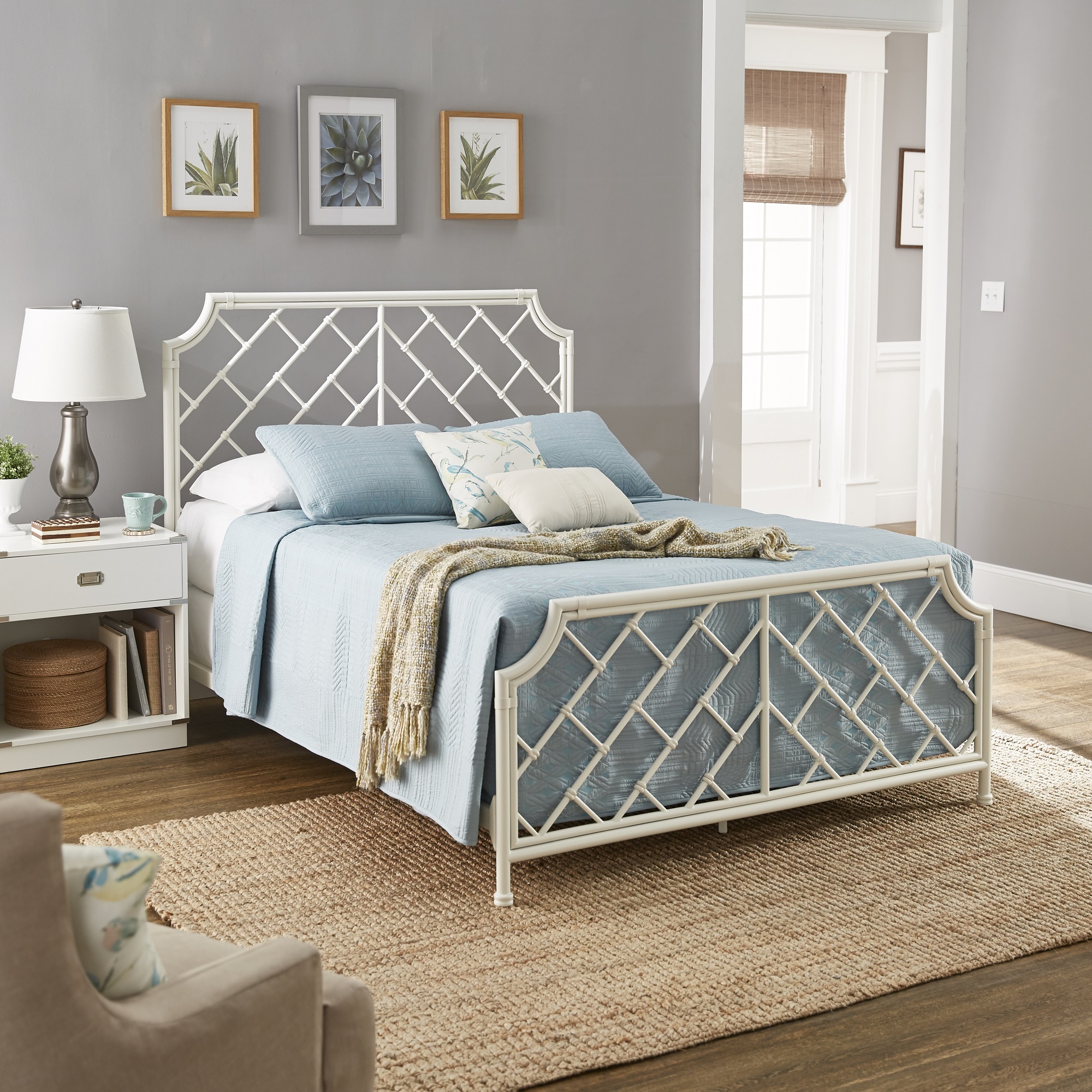 Geometric Mosaic White Metal Queen Bed